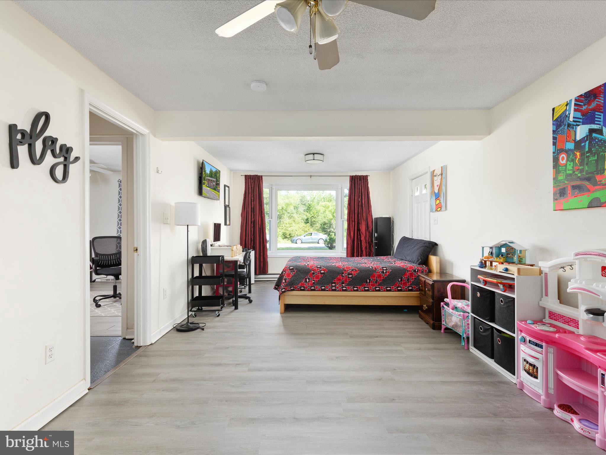 LAKESIDE ESTATES - Residential