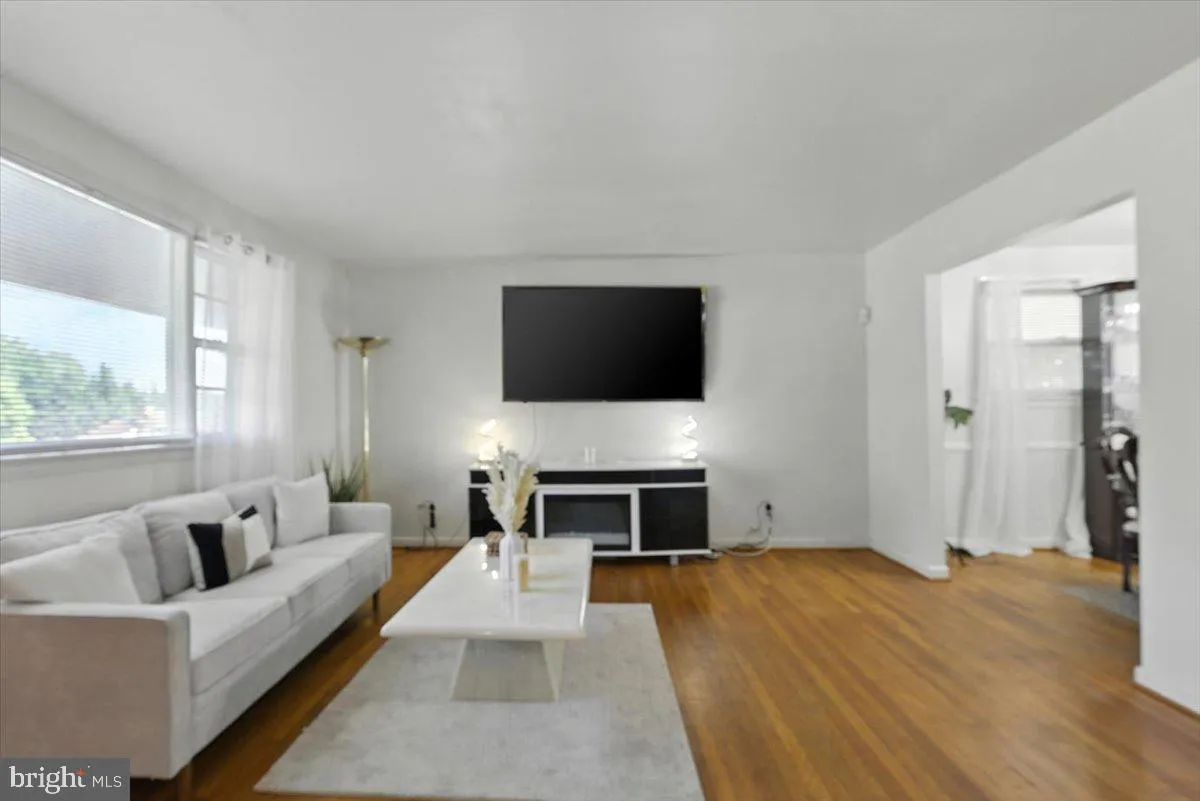 Upper Marlboro, Maryland 20772, United States, 4 Bedrooms Bedrooms, ,3 BathroomsBathrooms,Residential,Contingent,180201