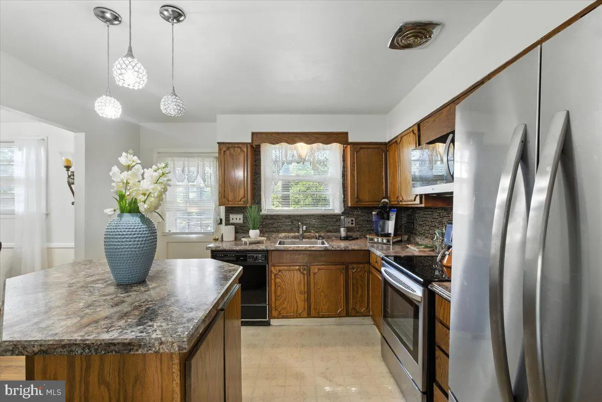 Upper Marlboro, Maryland 20772, United States, 4 Bedrooms Bedrooms, ,3 BathroomsBathrooms,Residential,Contingent,180201