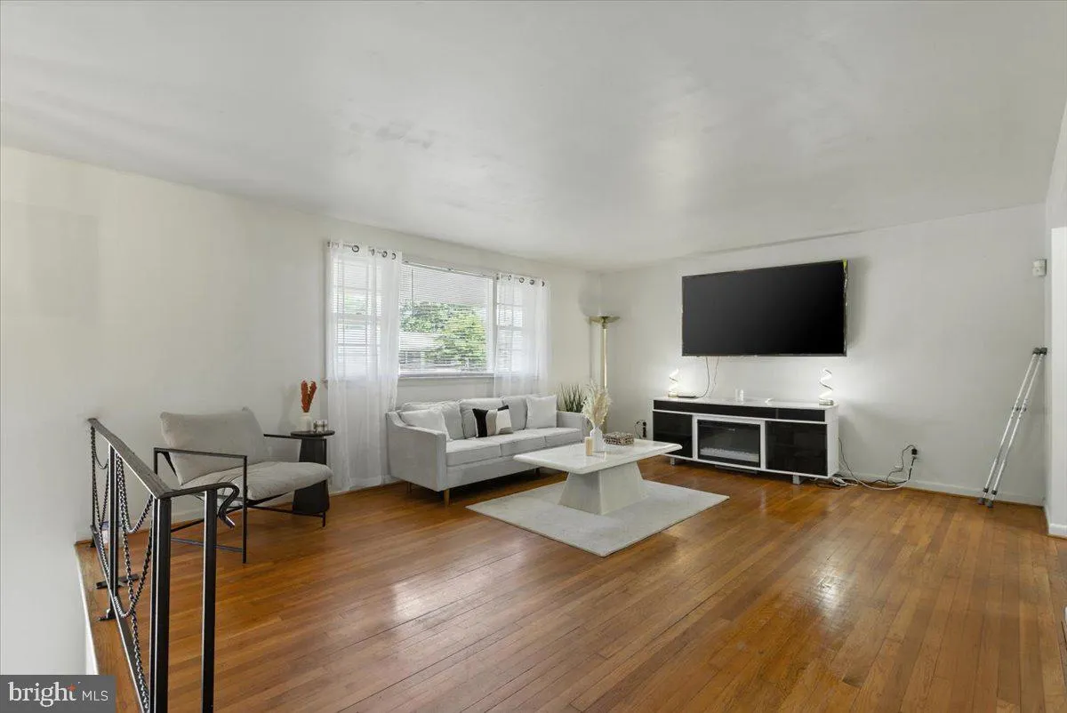 Upper Marlboro, Maryland 20772, United States, 4 Bedrooms Bedrooms, ,3 BathroomsBathrooms,Residential,Contingent,180201