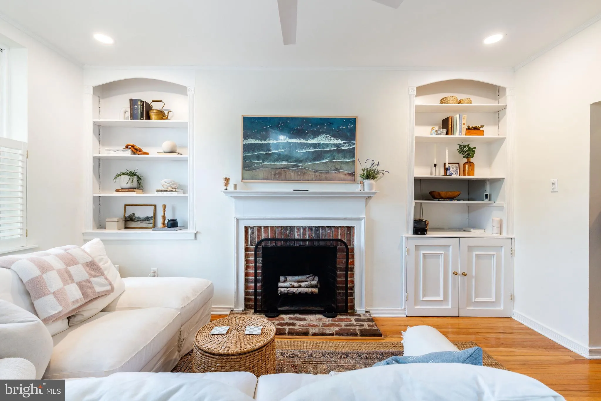 Philadelphia, Pennsylvania 19147, United States, 3 Bedrooms Bedrooms, ,3 BathroomsBathrooms,Residential,Pending,116631