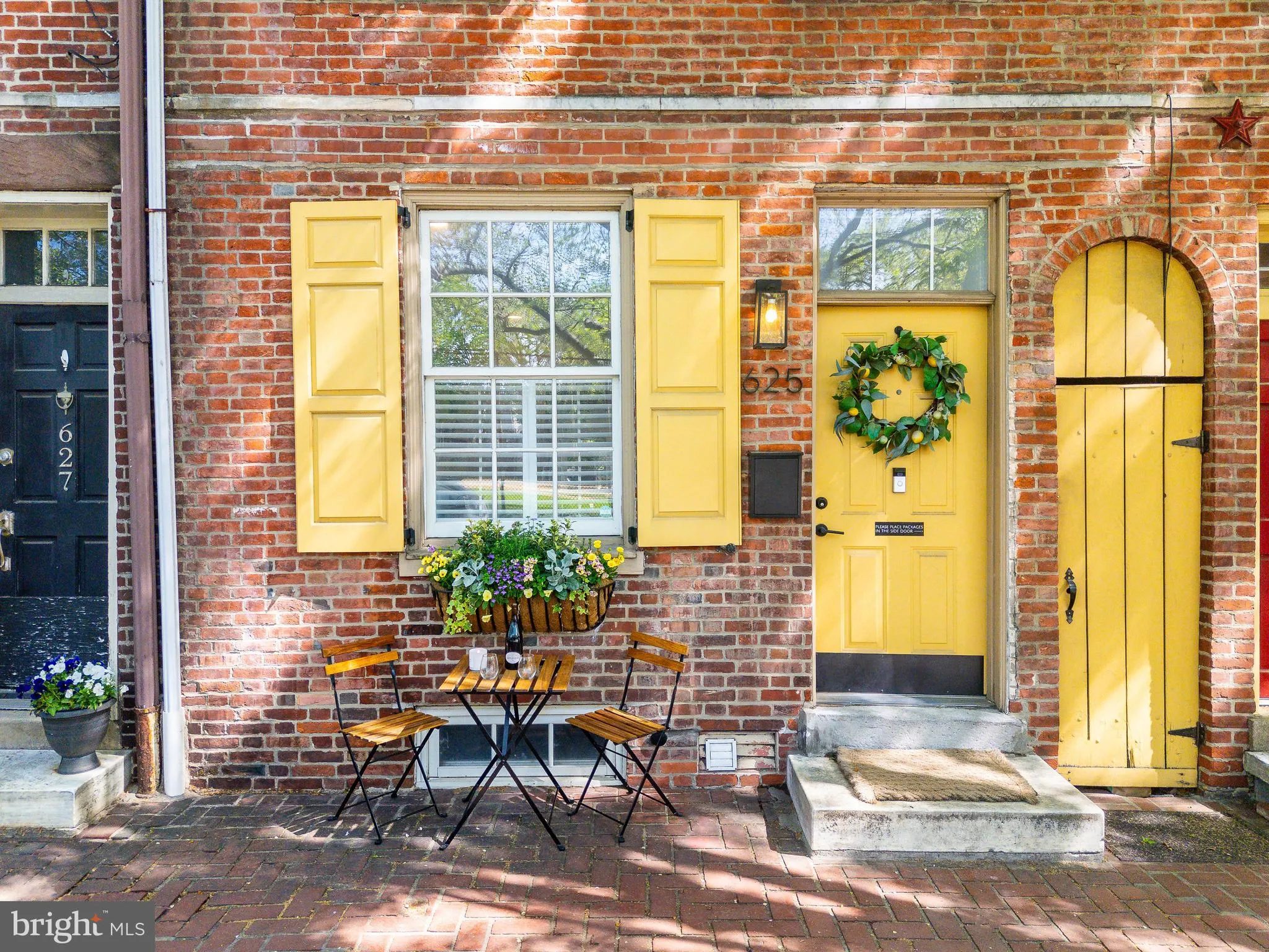 Philadelphia, Pennsylvania 19147, United States, 3 Bedrooms Bedrooms, ,3 BathroomsBathrooms,Residential,Pending,116631