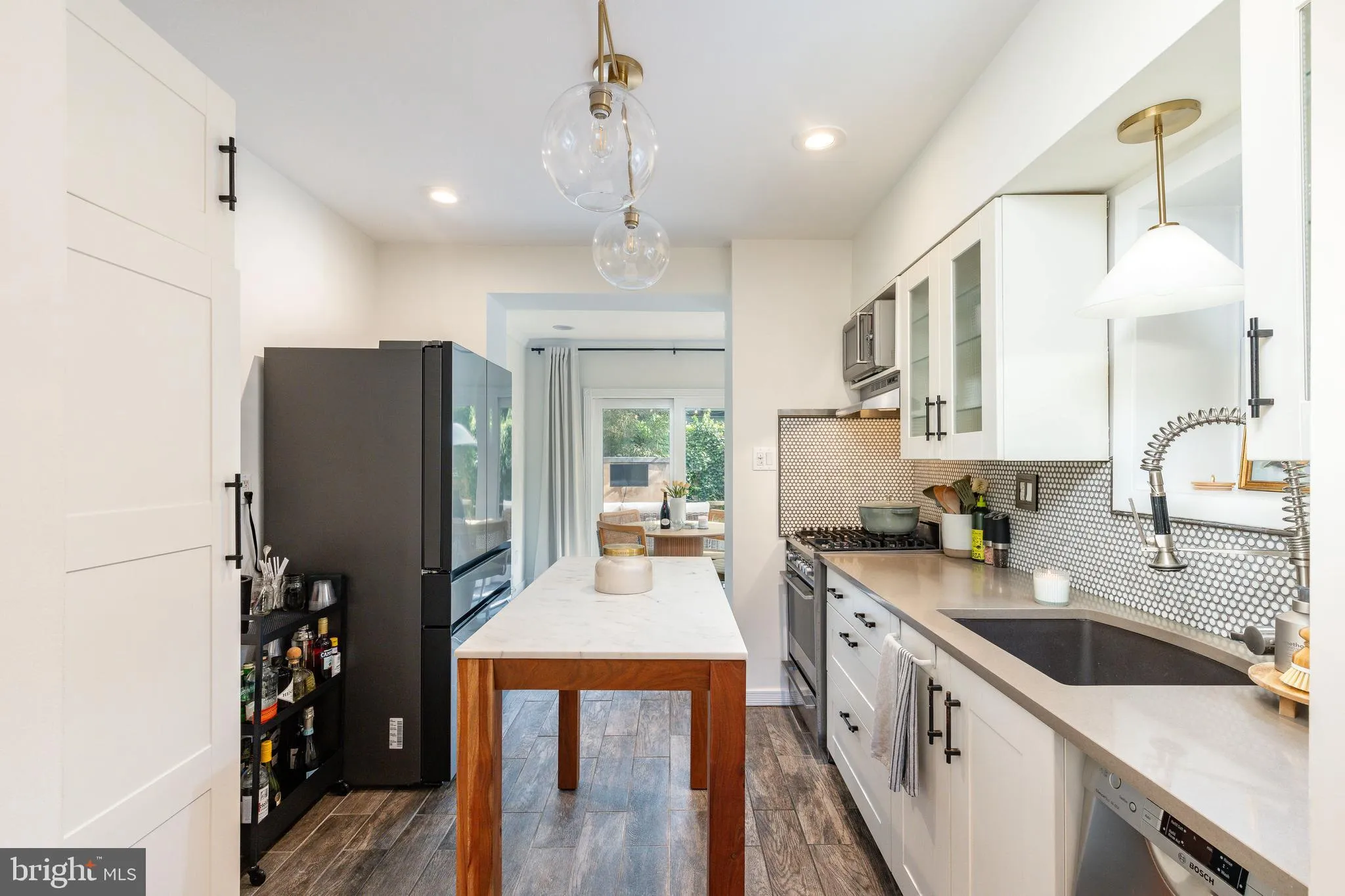 Philadelphia, Pennsylvania 19147, United States, 3 Bedrooms Bedrooms, ,3 BathroomsBathrooms,Residential,Pending,116631