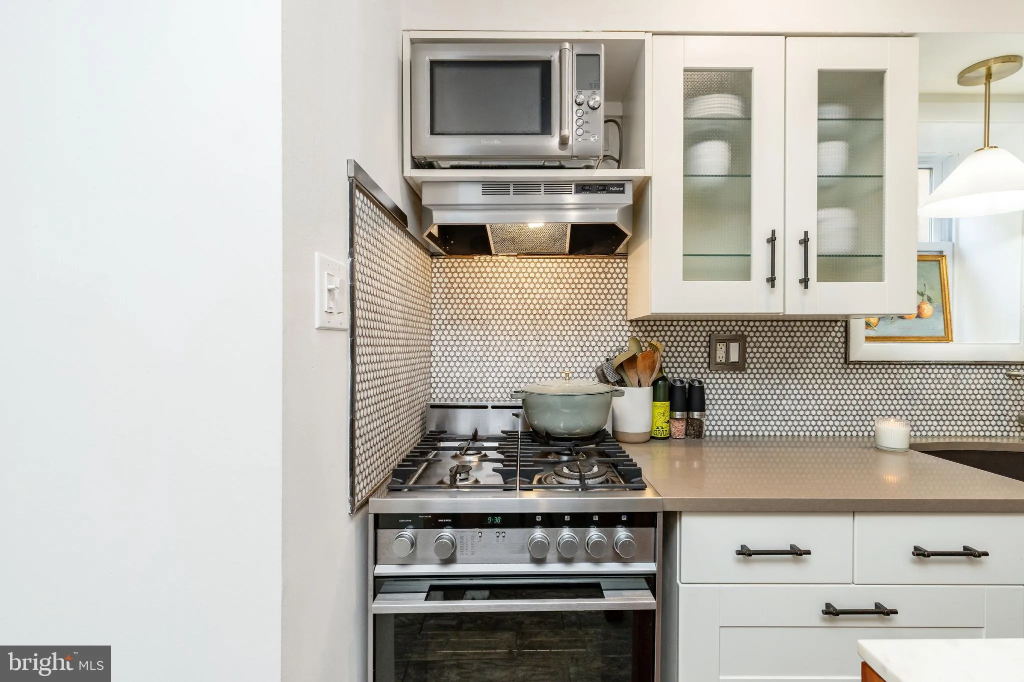 Philadelphia, Pennsylvania 19147, United States, 3 Bedrooms Bedrooms, ,3 BathroomsBathrooms,Residential,Pending,116631