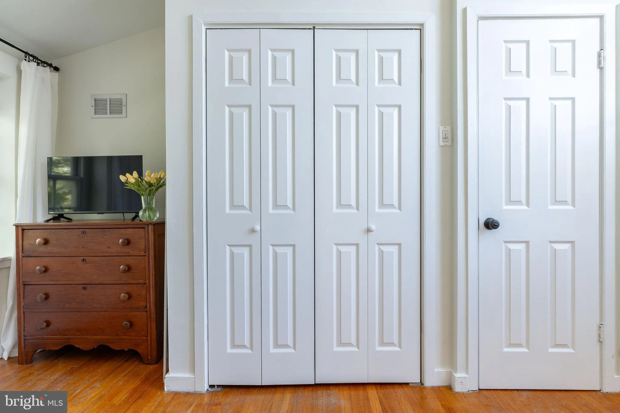 Philadelphia, Pennsylvania 19147, United States, 3 Bedrooms Bedrooms, ,3 BathroomsBathrooms,Residential,Pending,116631