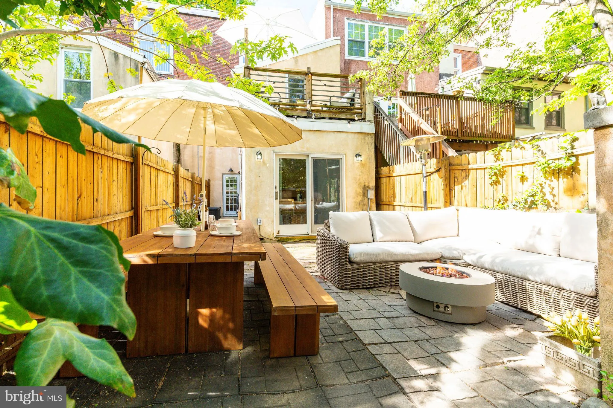 Philadelphia, Pennsylvania 19147, United States, 3 Bedrooms Bedrooms, ,3 BathroomsBathrooms,Residential,Pending,116631