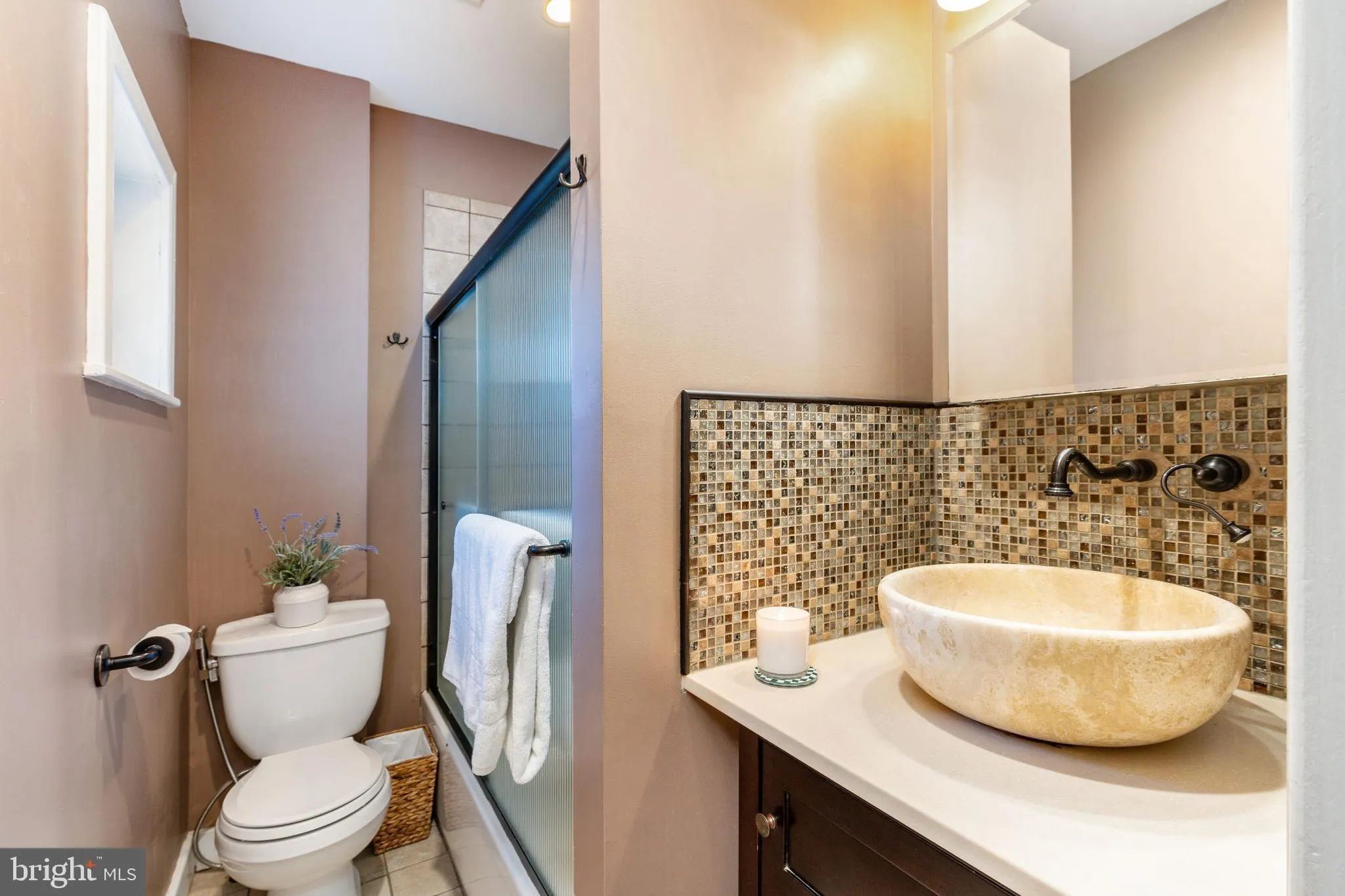 Philadelphia, Pennsylvania 19147, United States, 3 Bedrooms Bedrooms, ,3 BathroomsBathrooms,Residential,Pending,116631