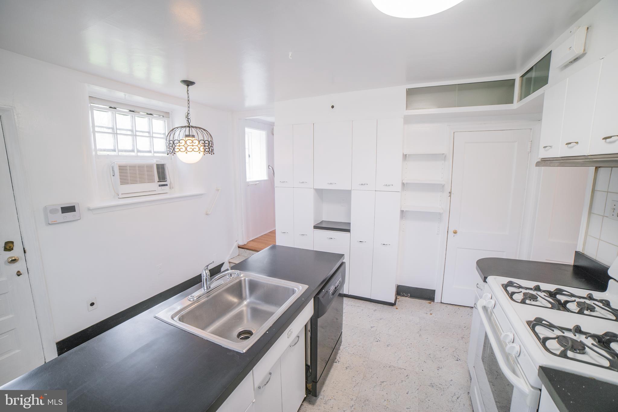 WYNNEWOOD PARK - Residential