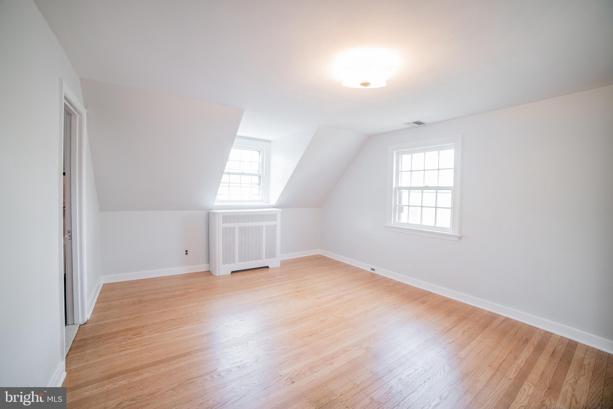 WYNNEWOOD PARK - Residential