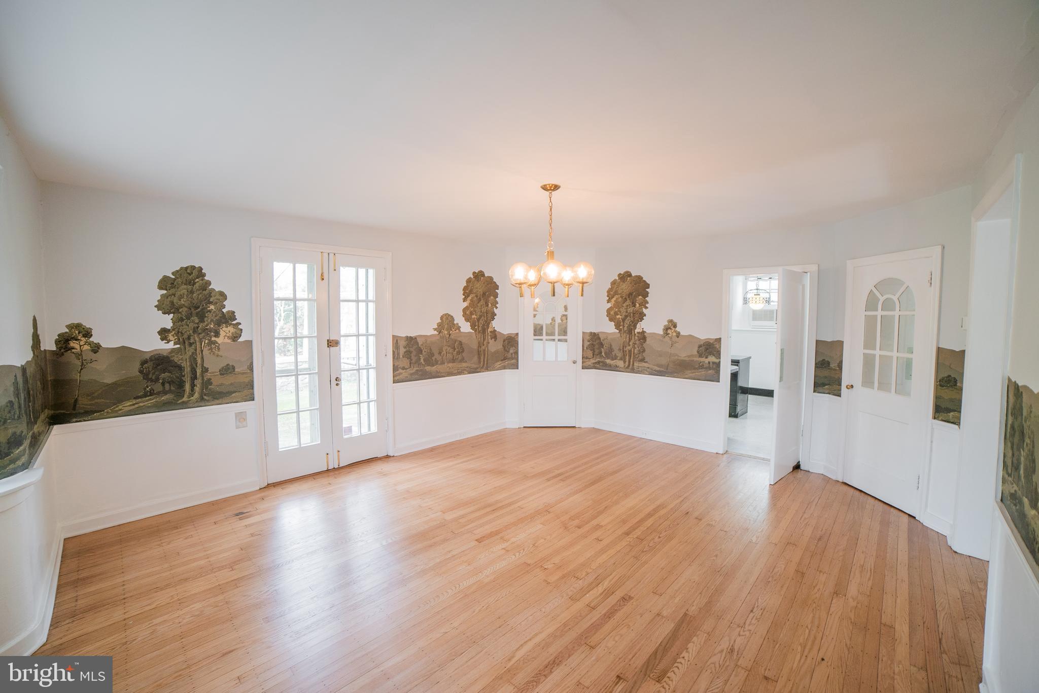 WYNNEWOOD PARK - Residential