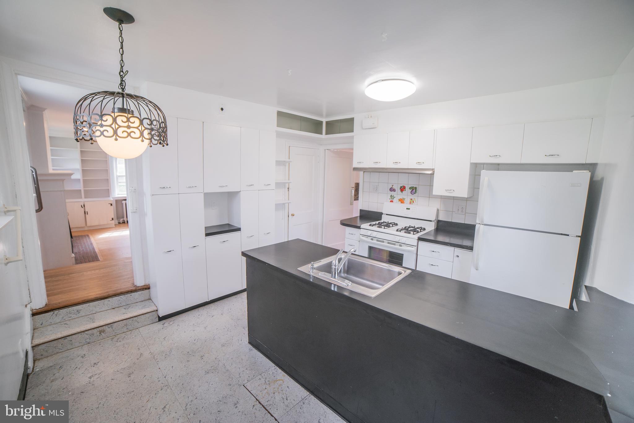 WYNNEWOOD PARK - Residential