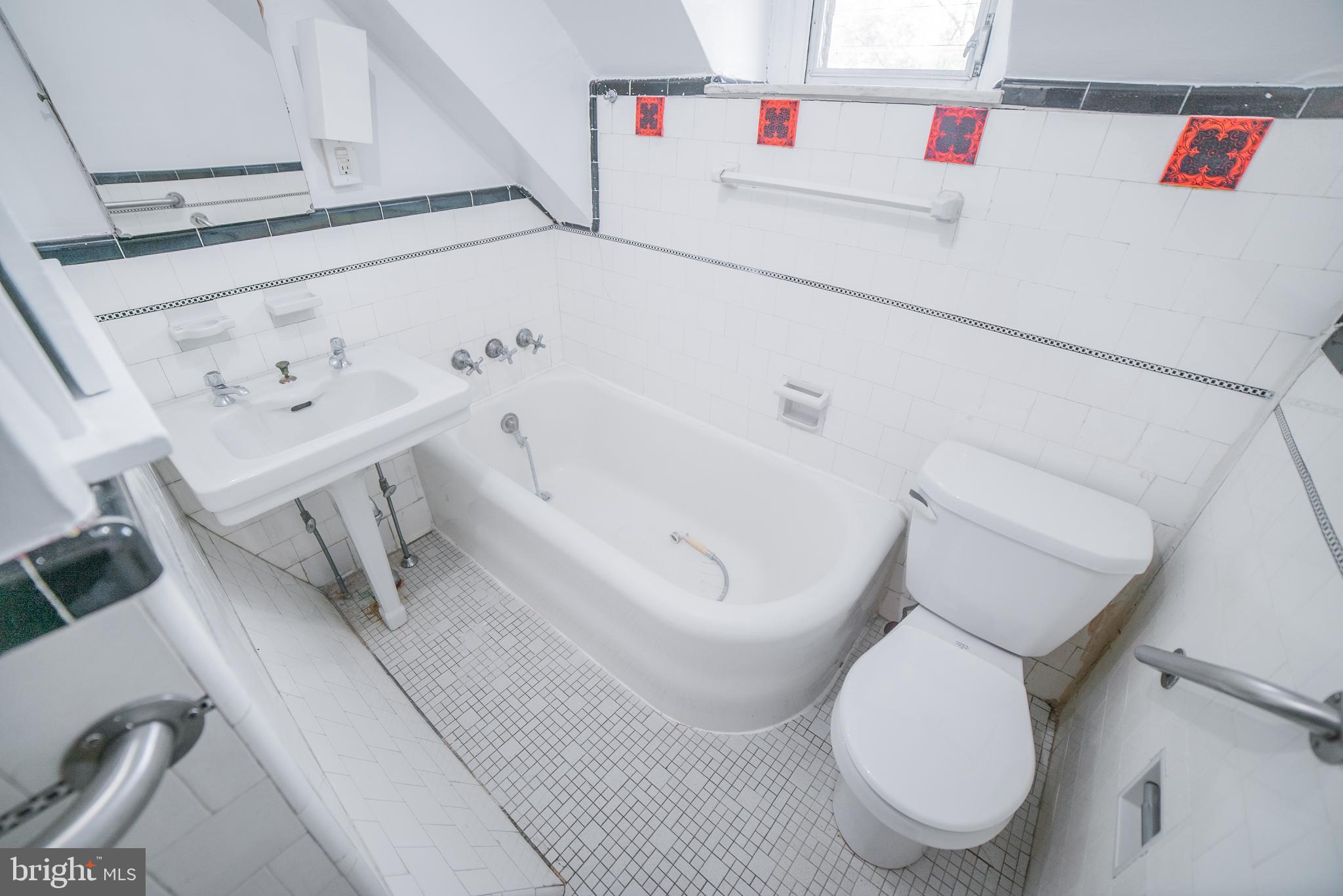 WYNNEWOOD PARK - Residential