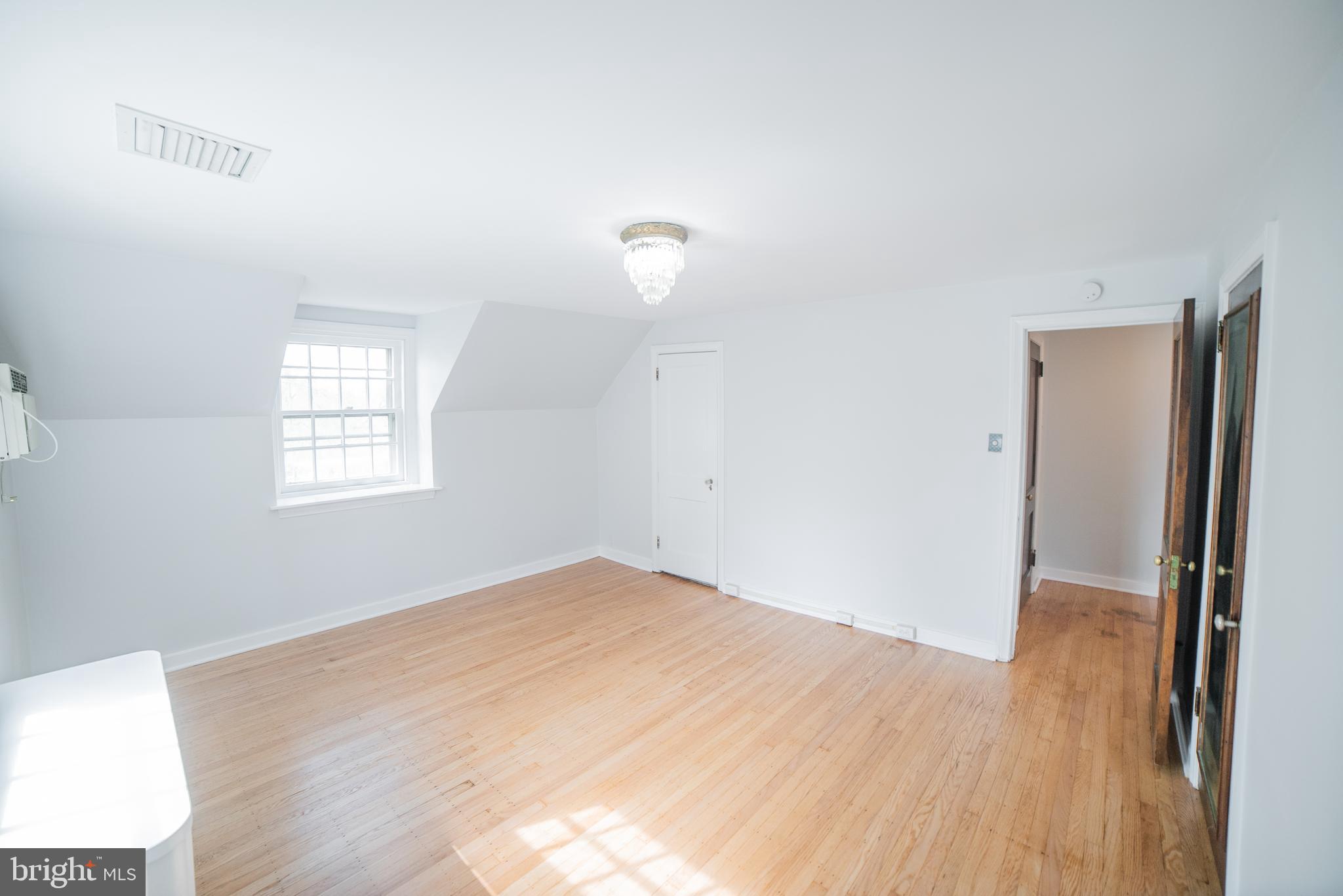 WYNNEWOOD PARK - Residential