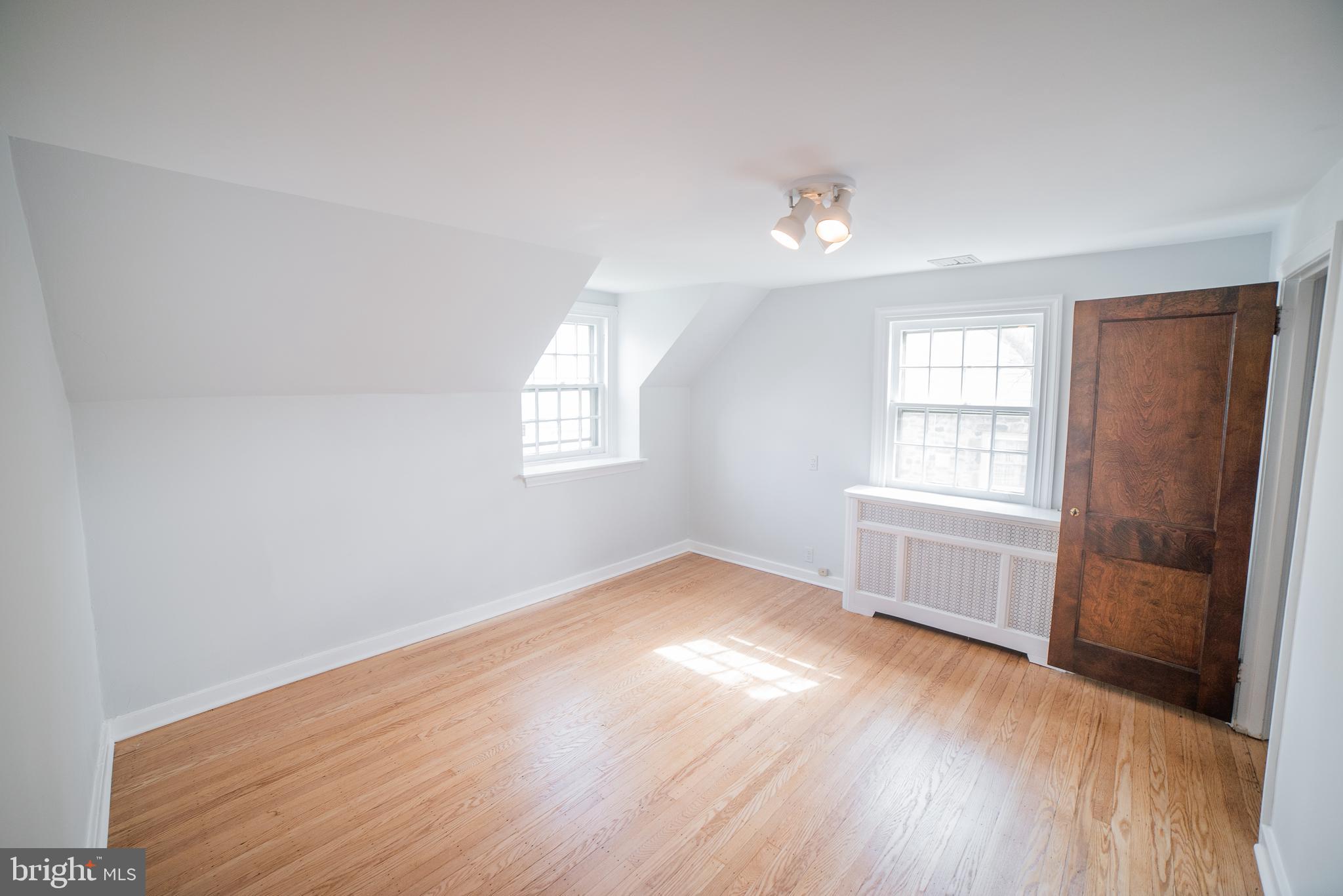 WYNNEWOOD PARK - Residential