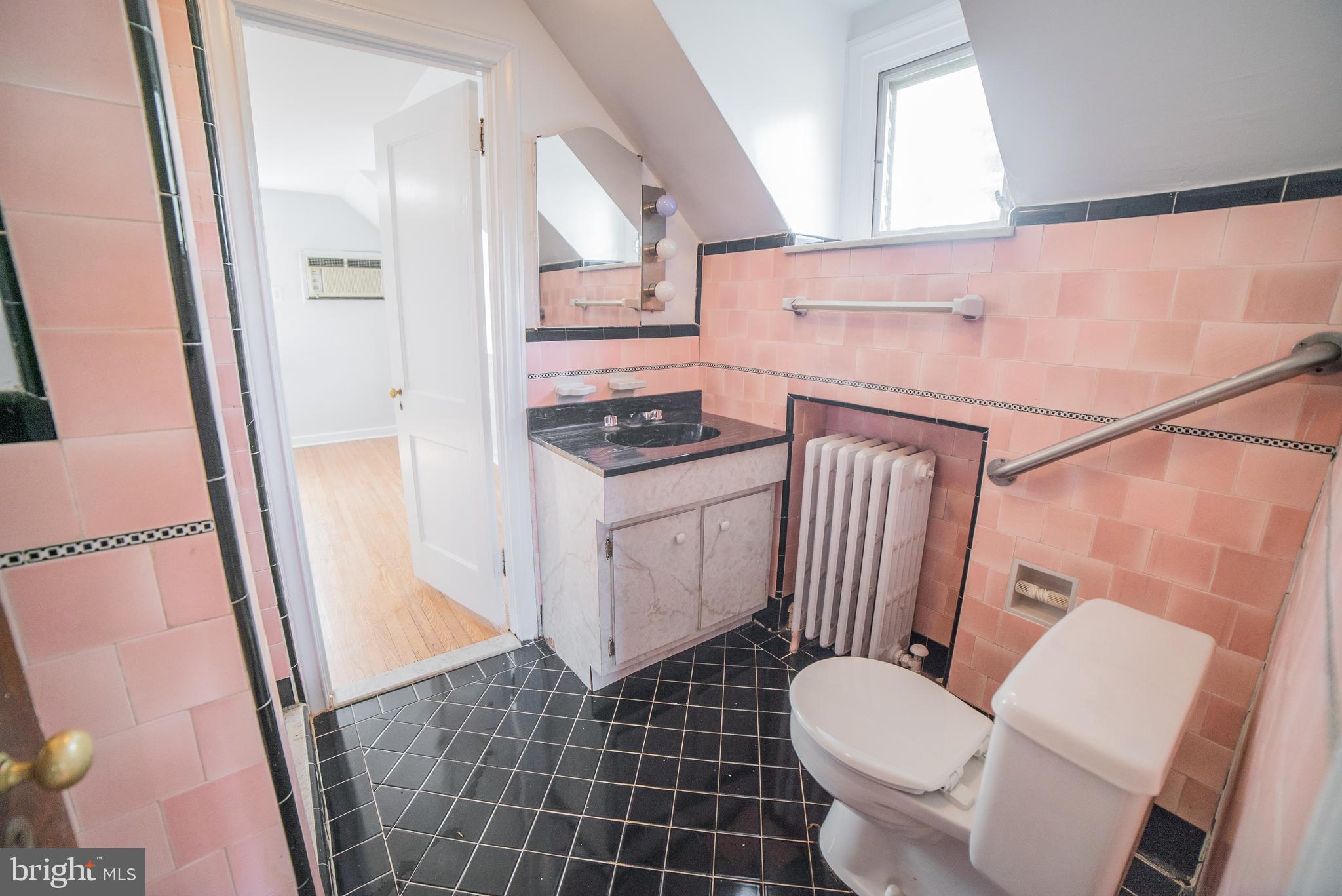 WYNNEWOOD PARK - Residential