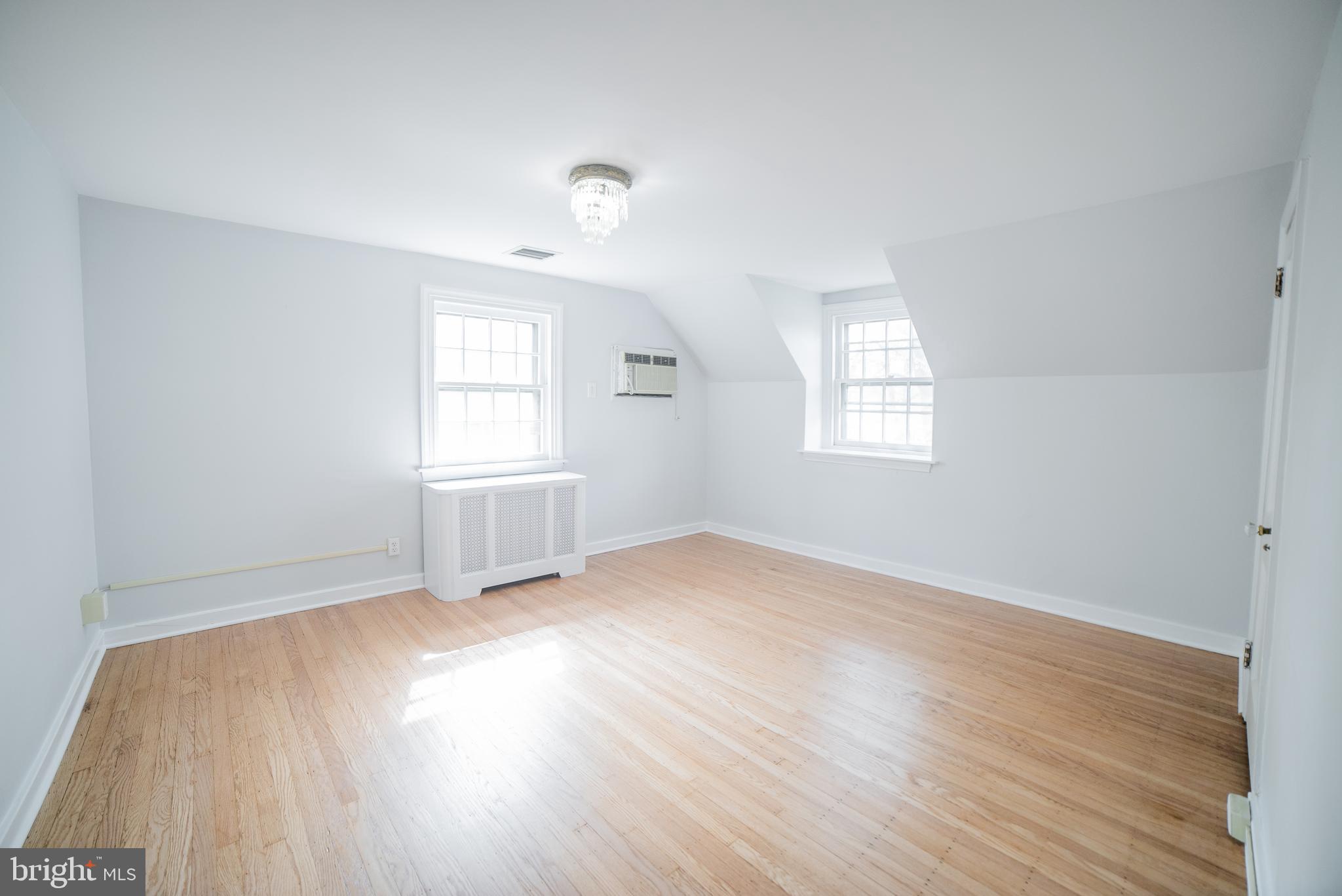 WYNNEWOOD PARK - Residential