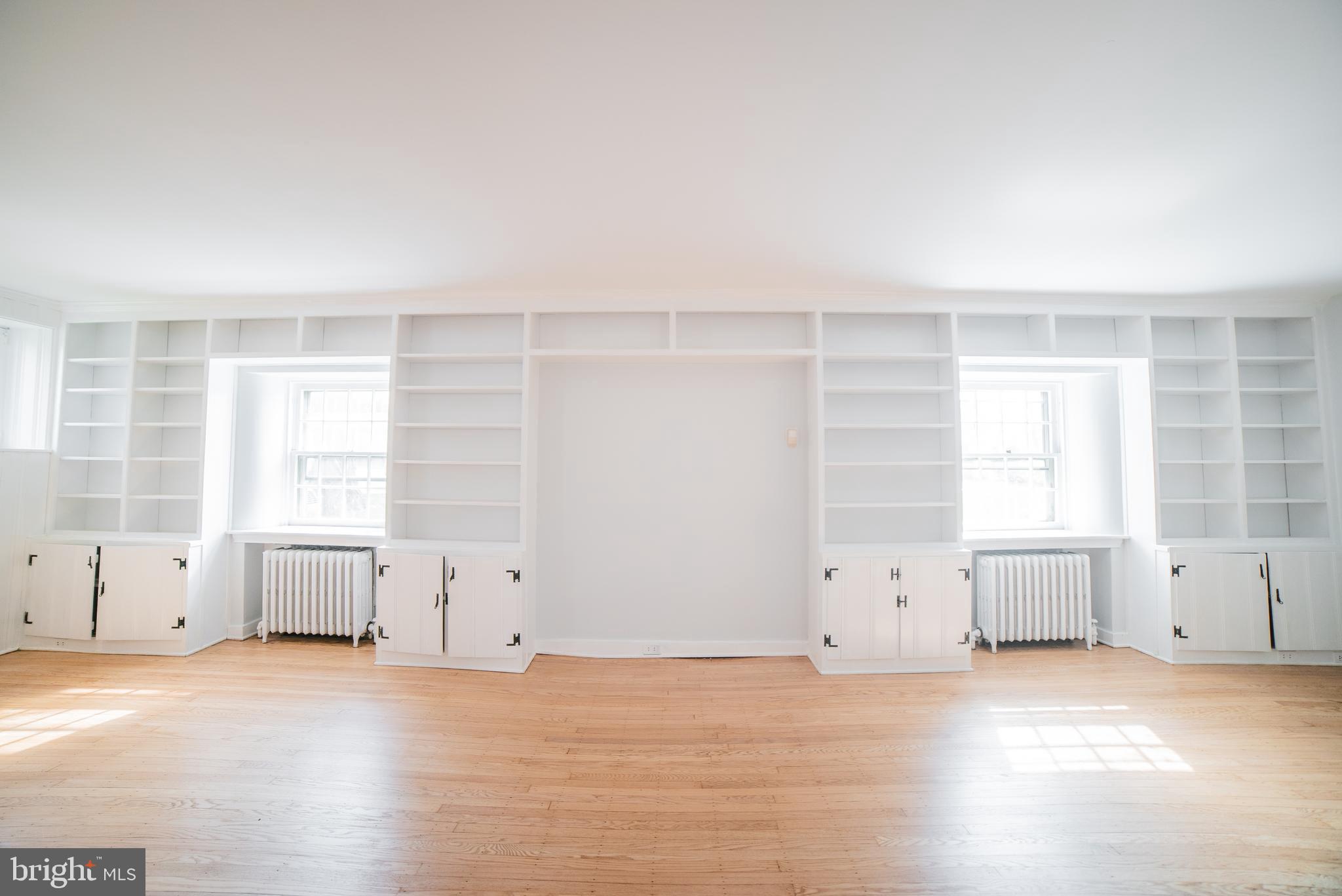 WYNNEWOOD PARK - Residential