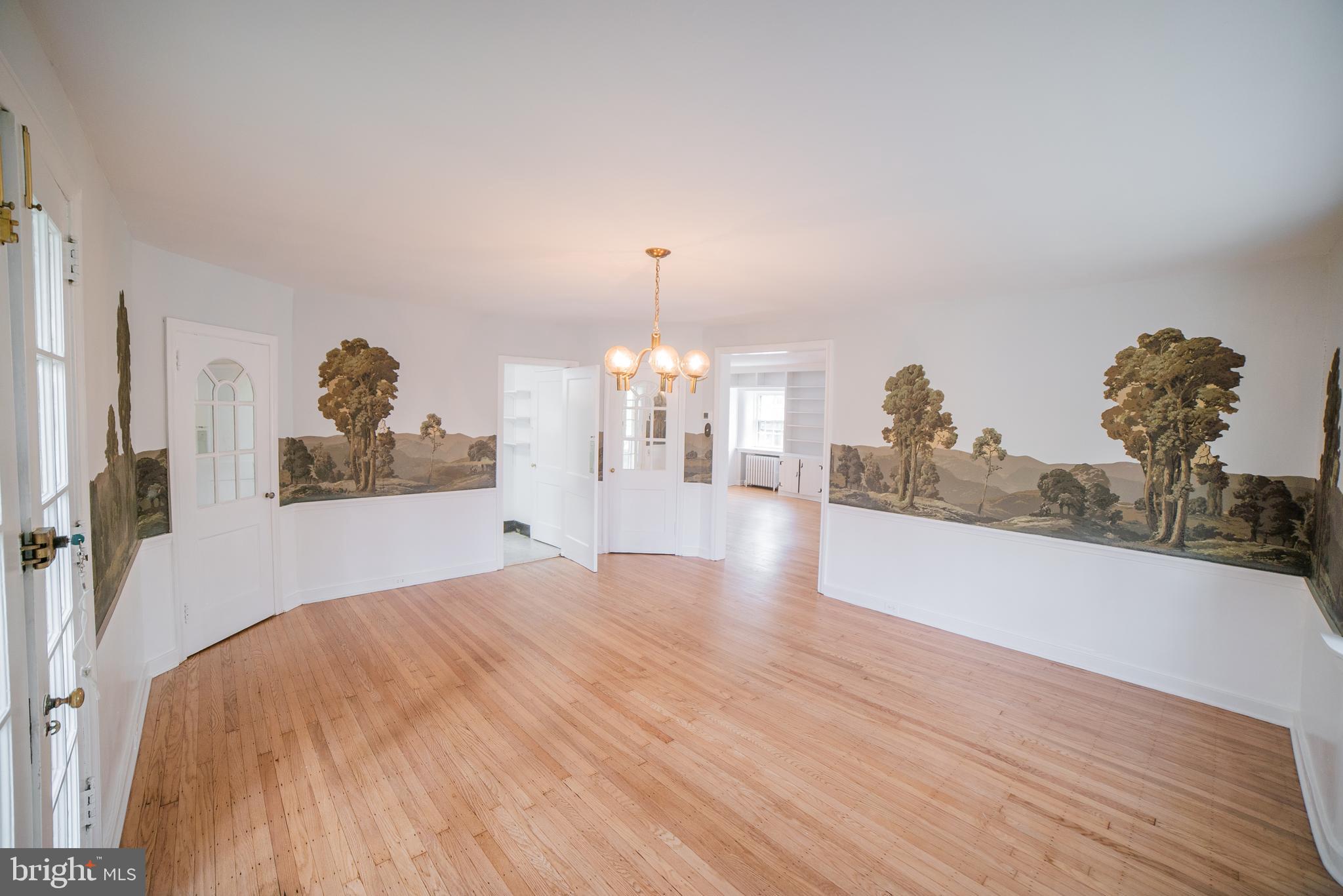 WYNNEWOOD PARK - Residential