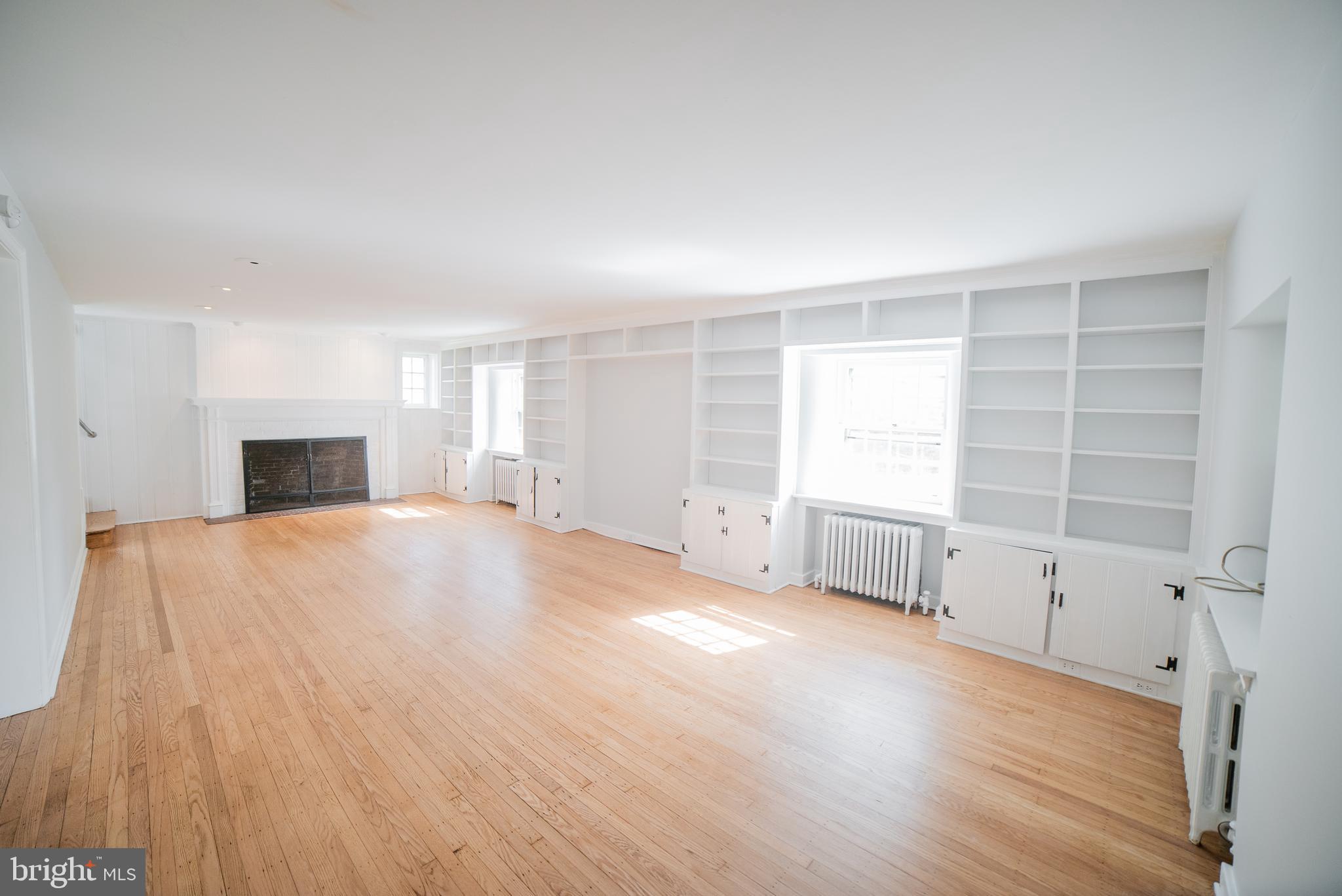 WYNNEWOOD PARK - Residential