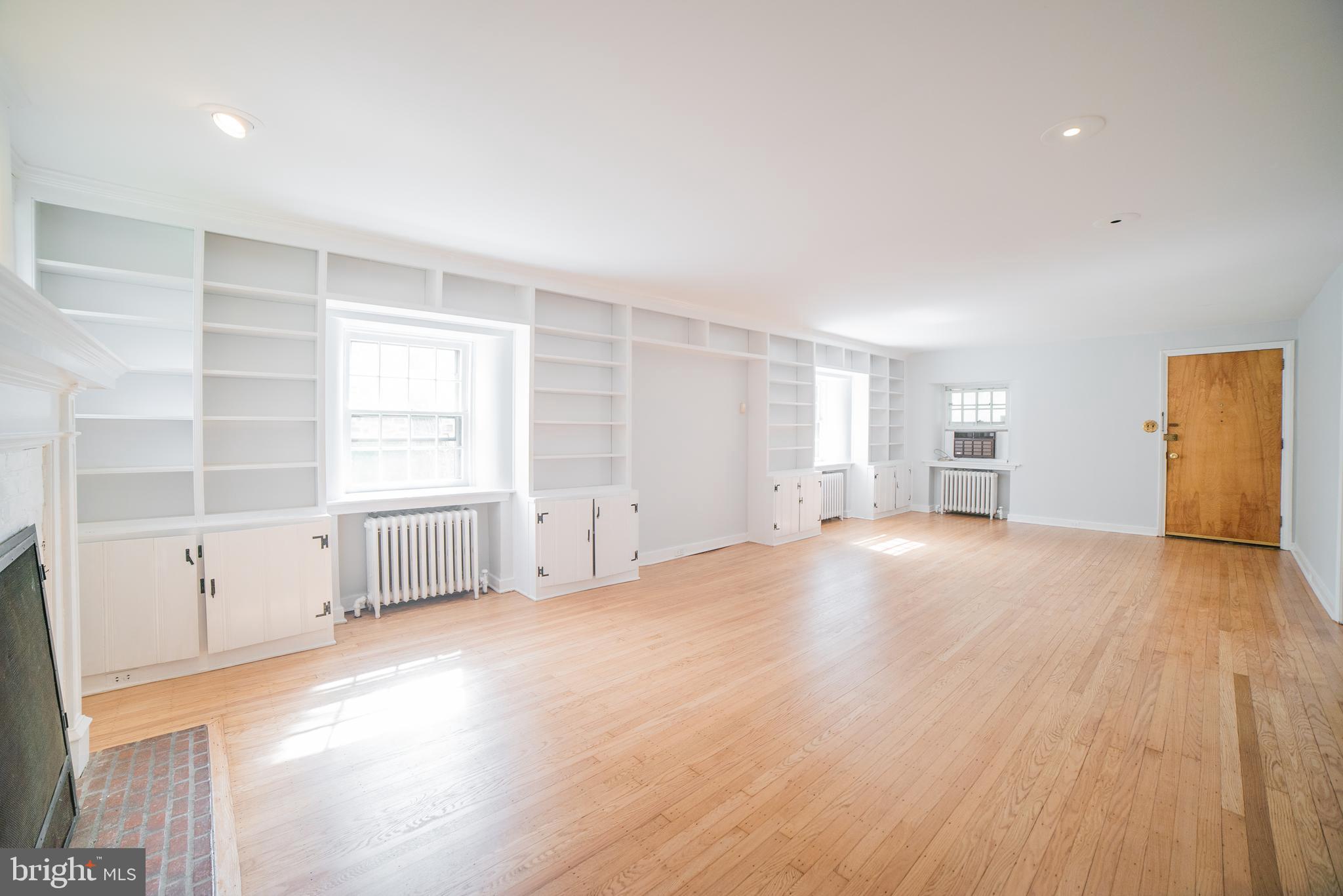 WYNNEWOOD PARK - Residential