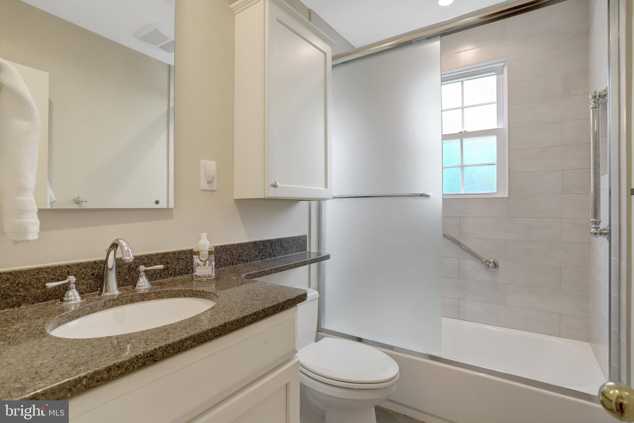 OVER LEE KNOLLS - Residential