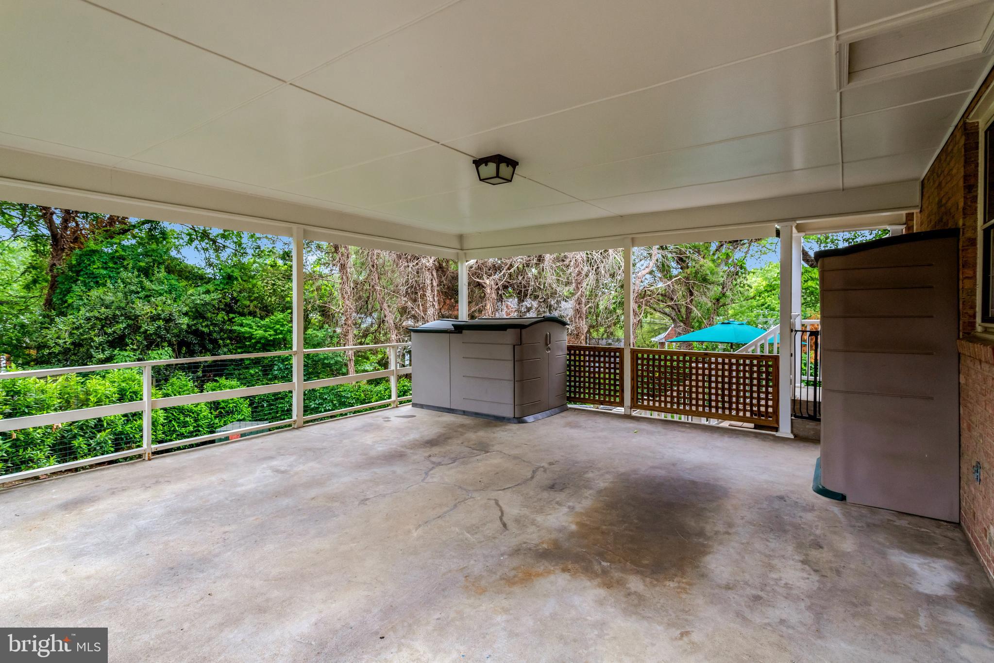 OVER LEE KNOLLS - Residential