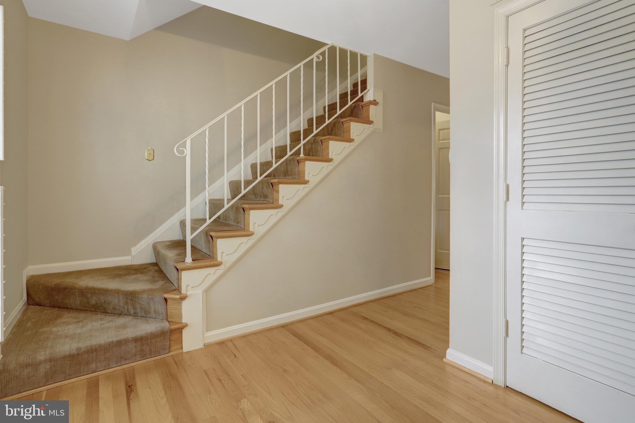 OVER LEE KNOLLS - Residential