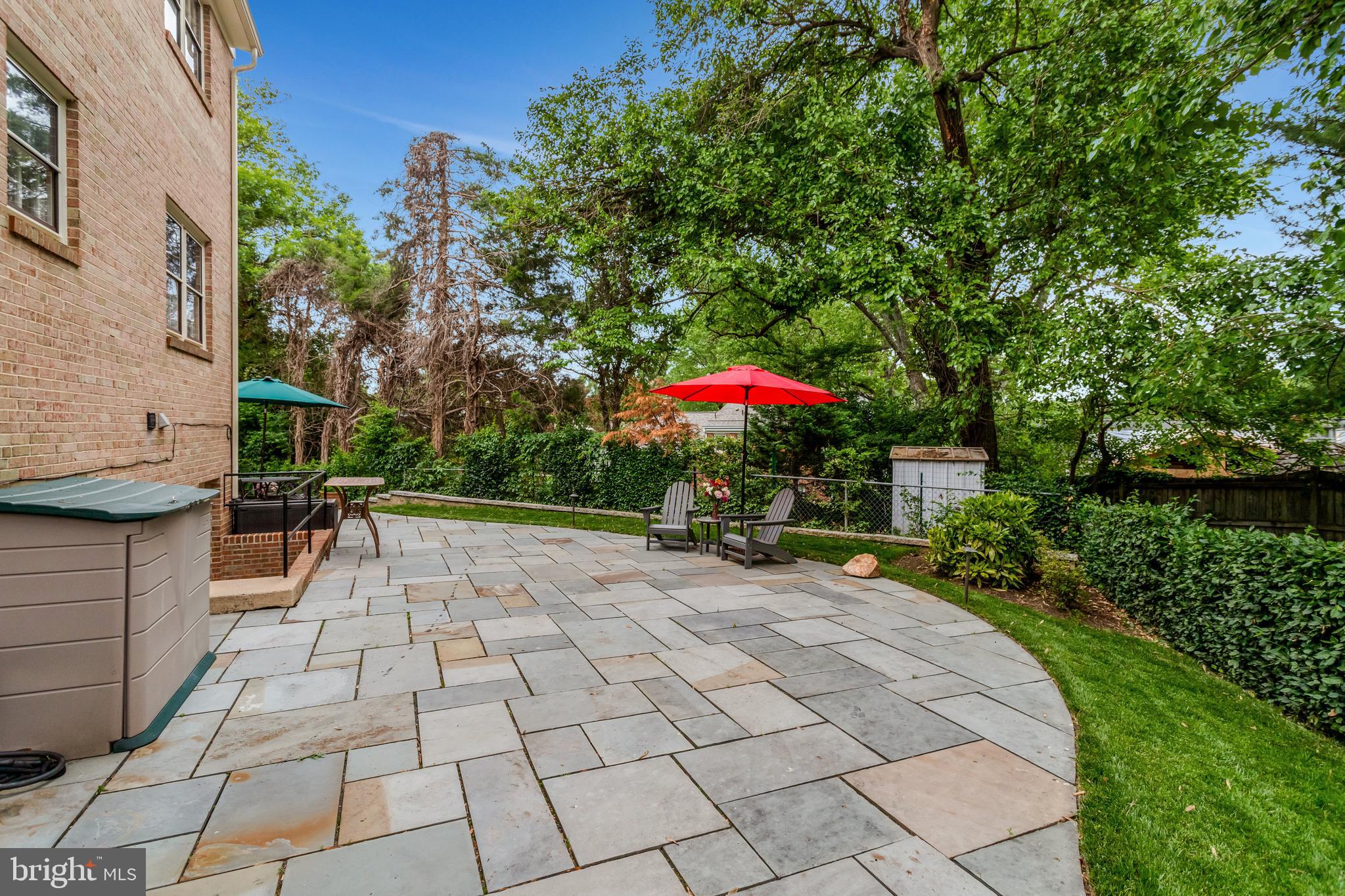 OVER LEE KNOLLS - Residential