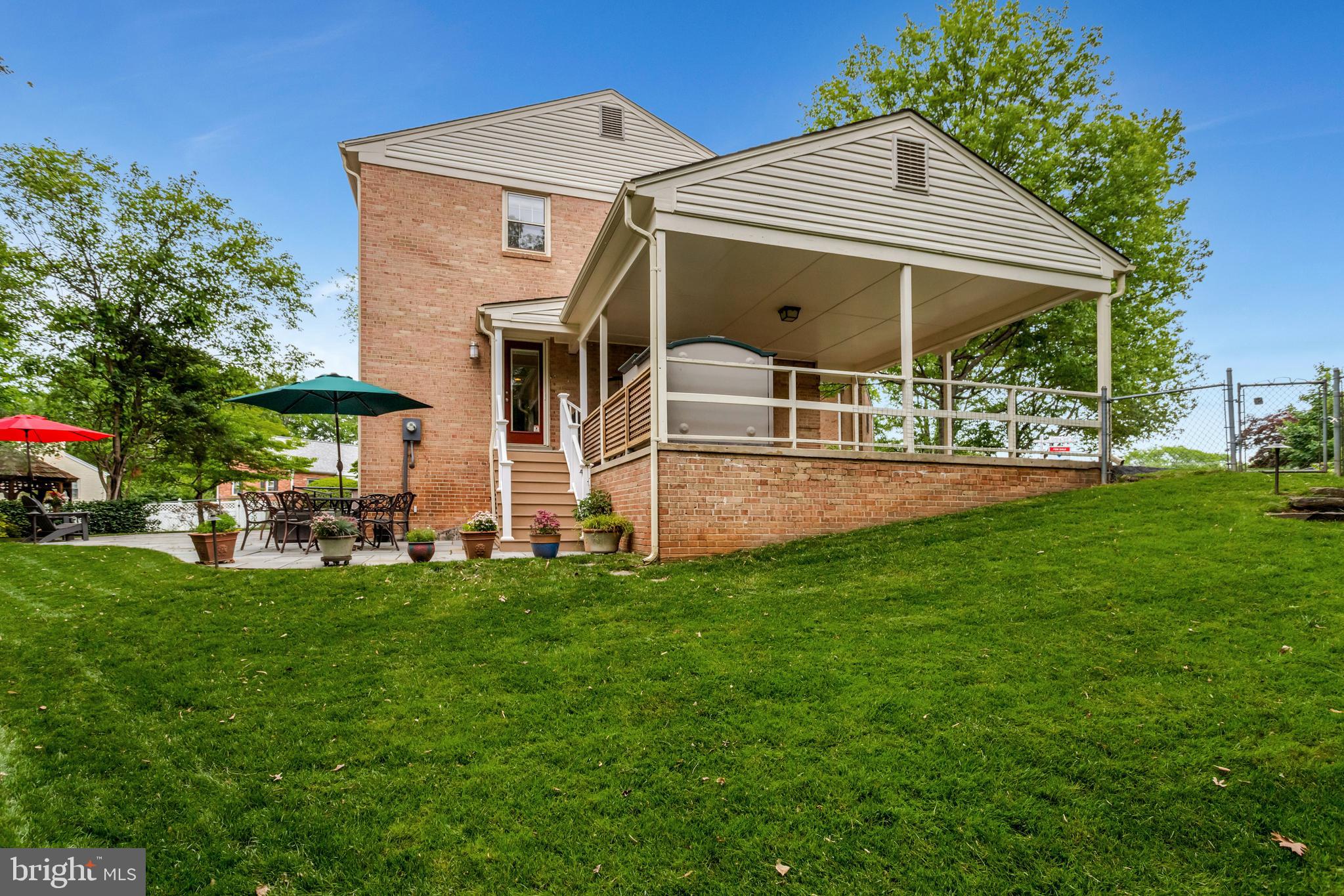 OVER LEE KNOLLS - Residential