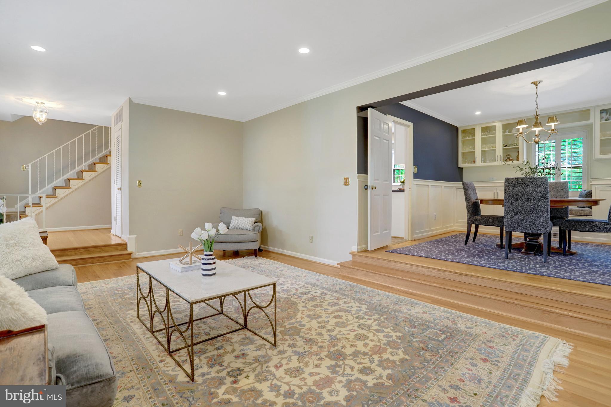 OVER LEE KNOLLS - Residential