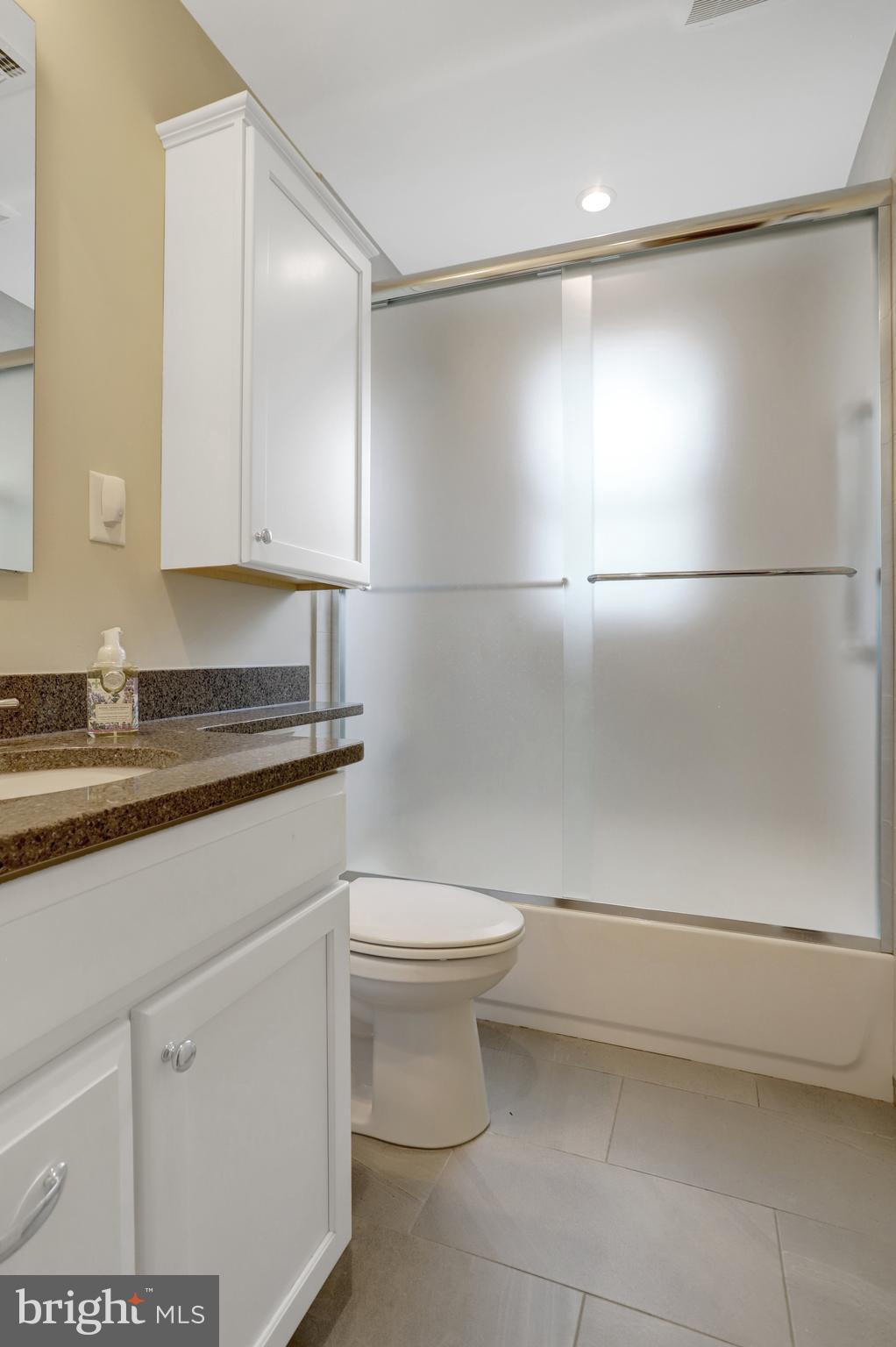 OVER LEE KNOLLS - Residential