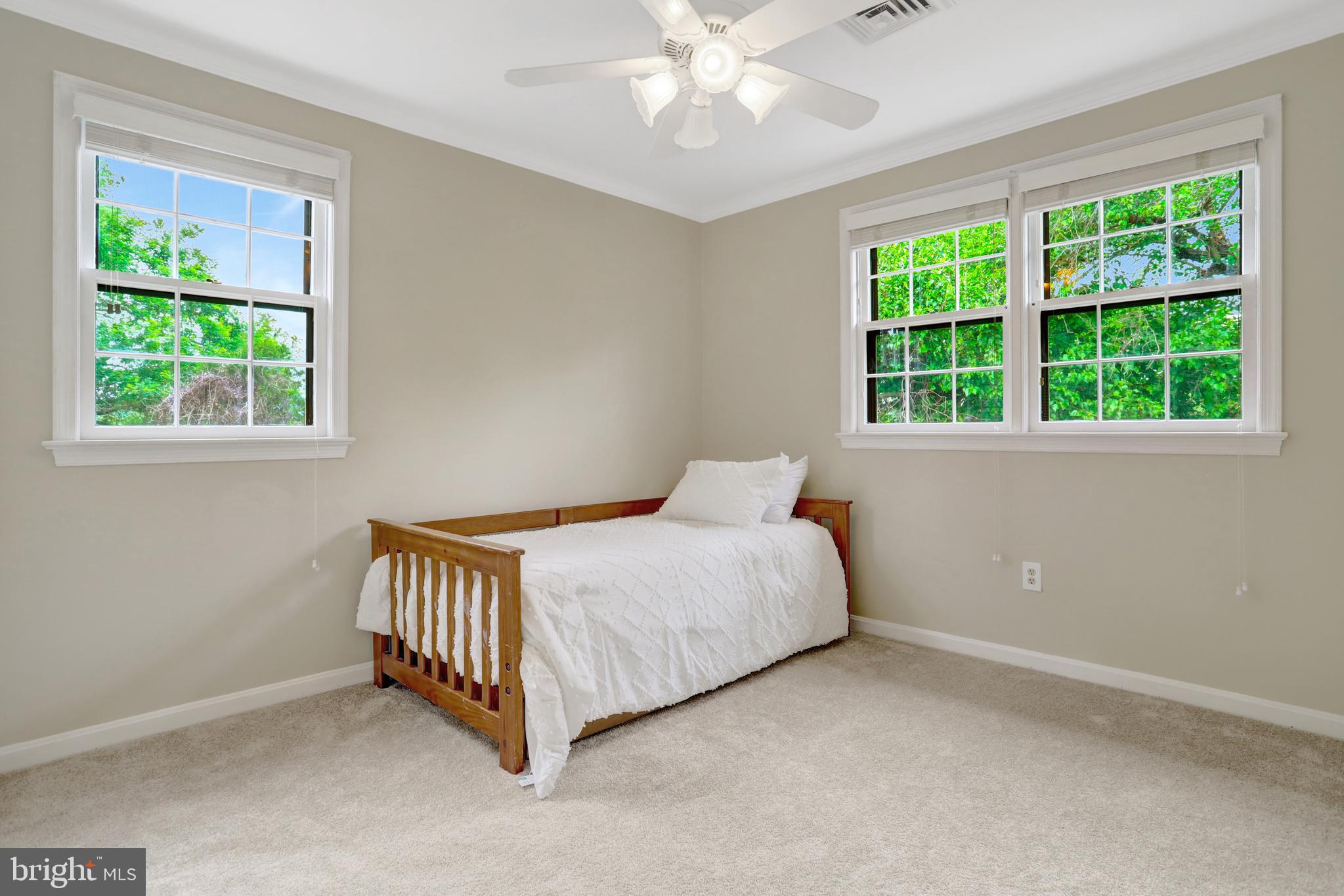 OVER LEE KNOLLS - Residential