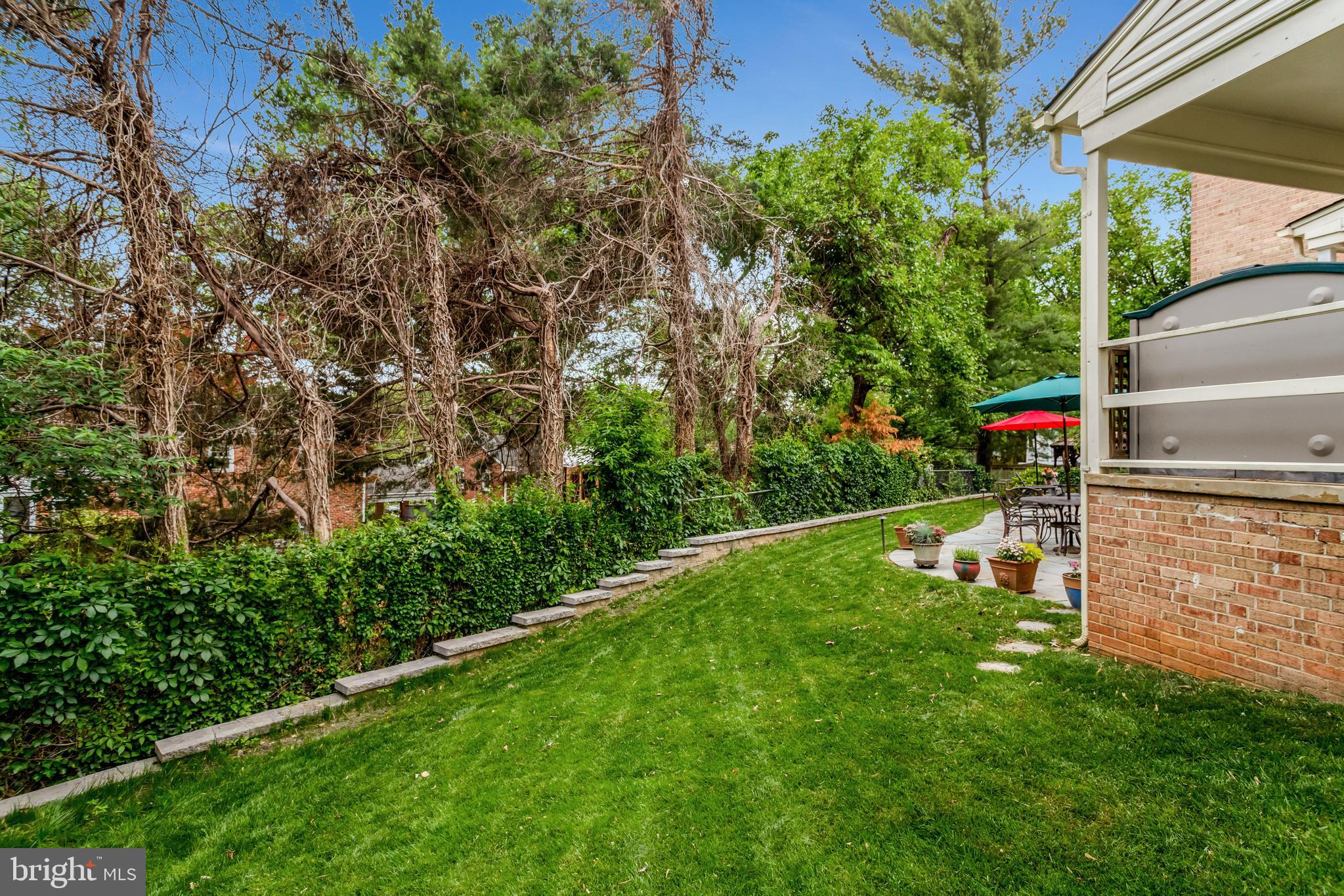 OVER LEE KNOLLS - Residential