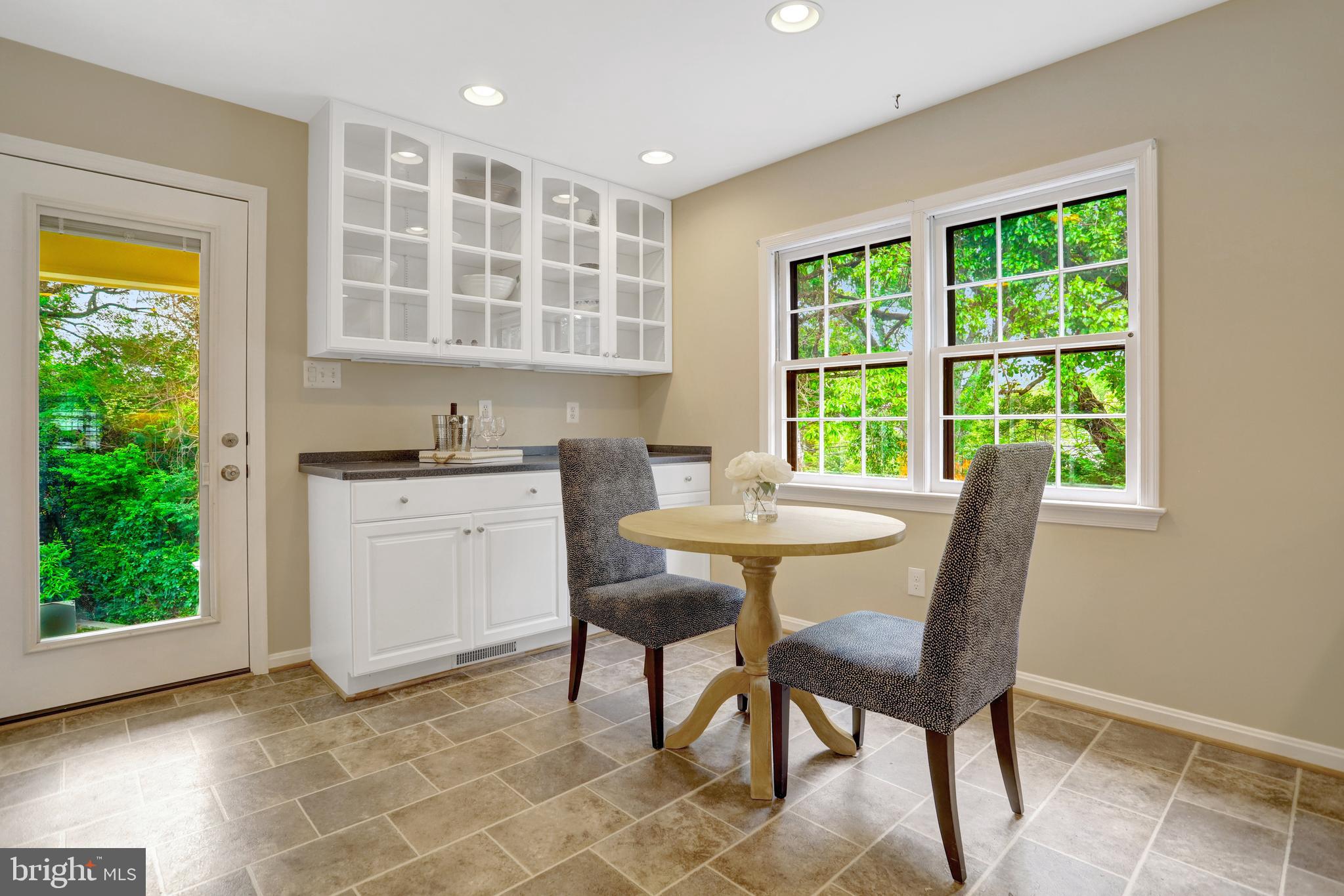 OVER LEE KNOLLS - Residential