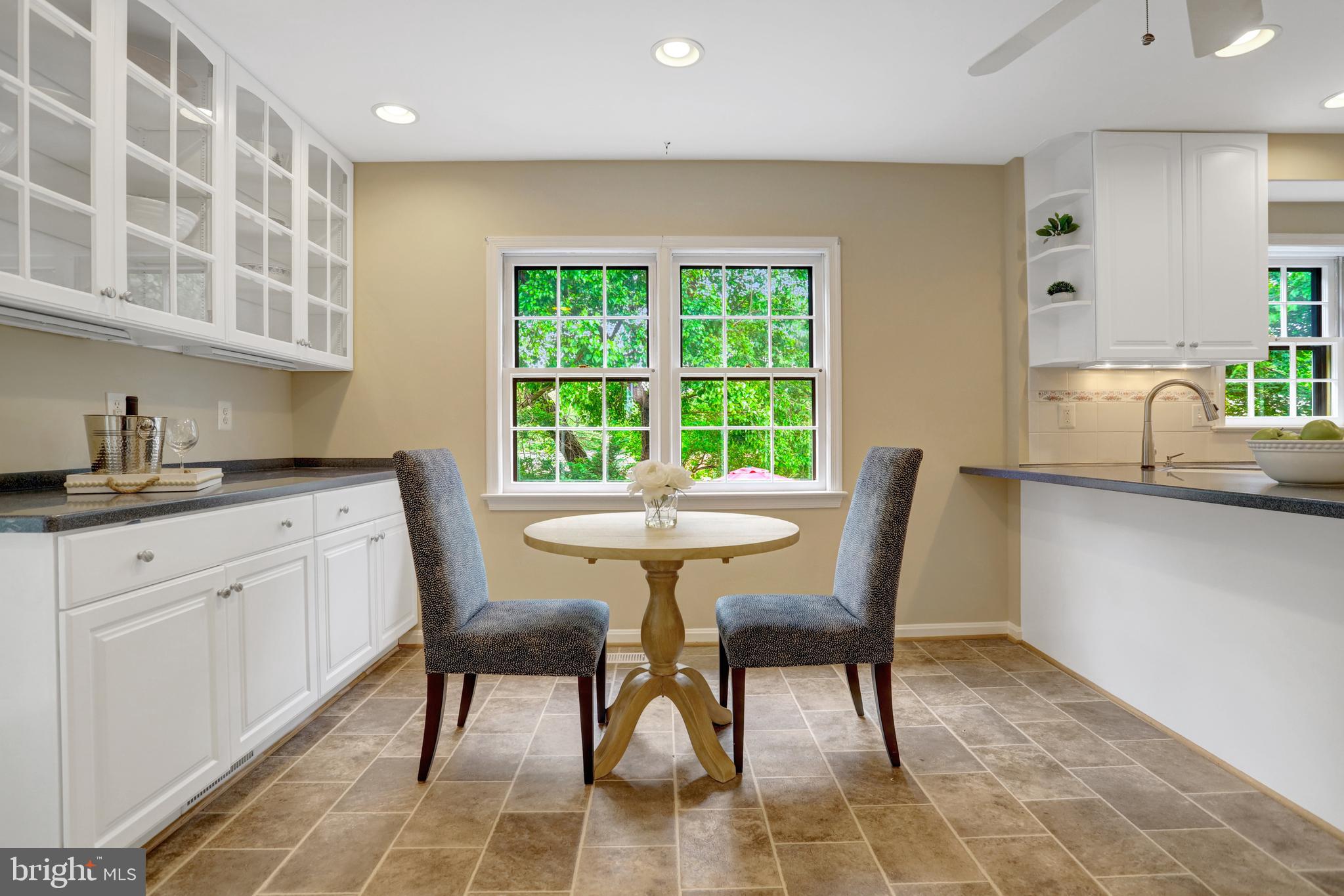 OVER LEE KNOLLS - Residential