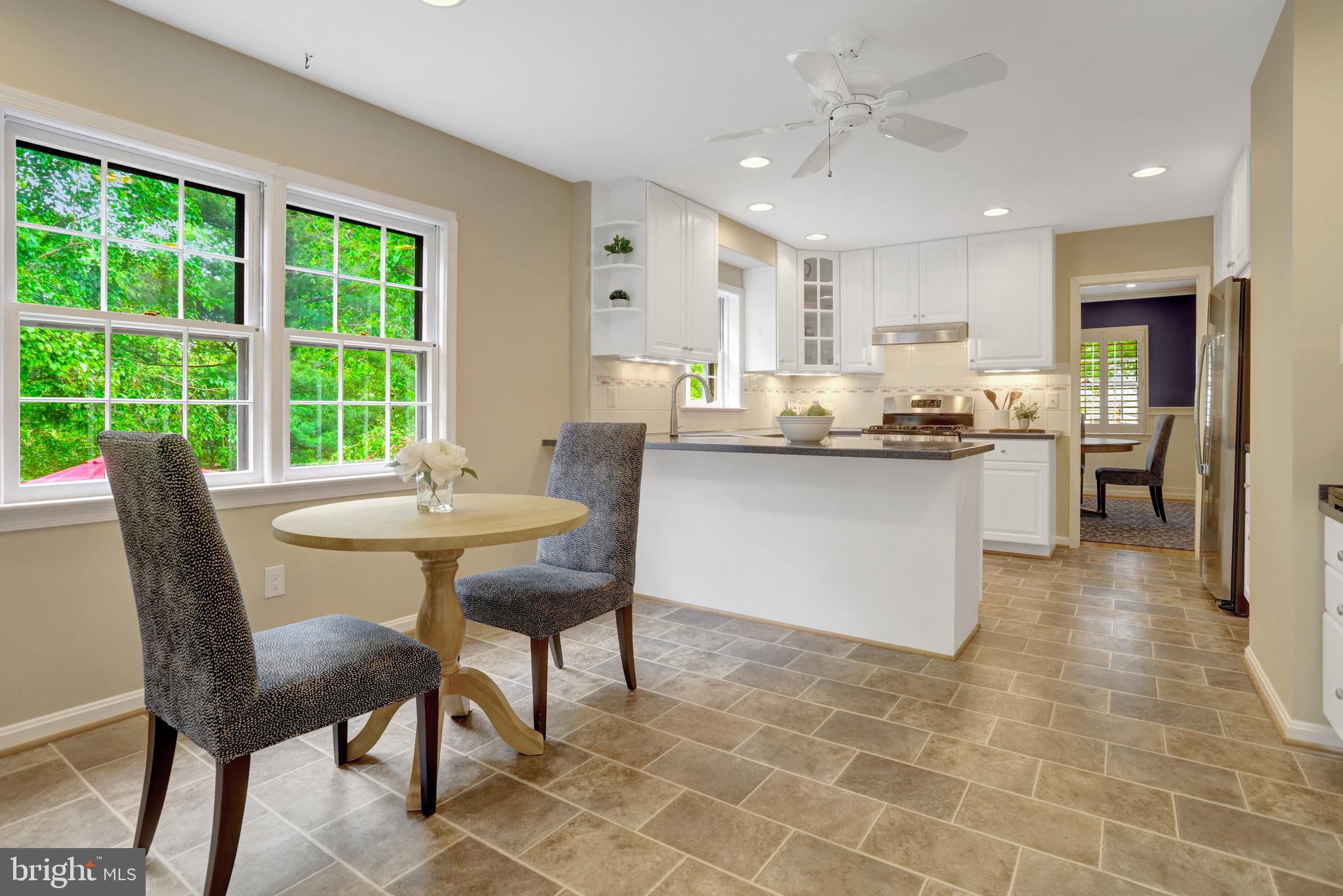 OVER LEE KNOLLS - Residential