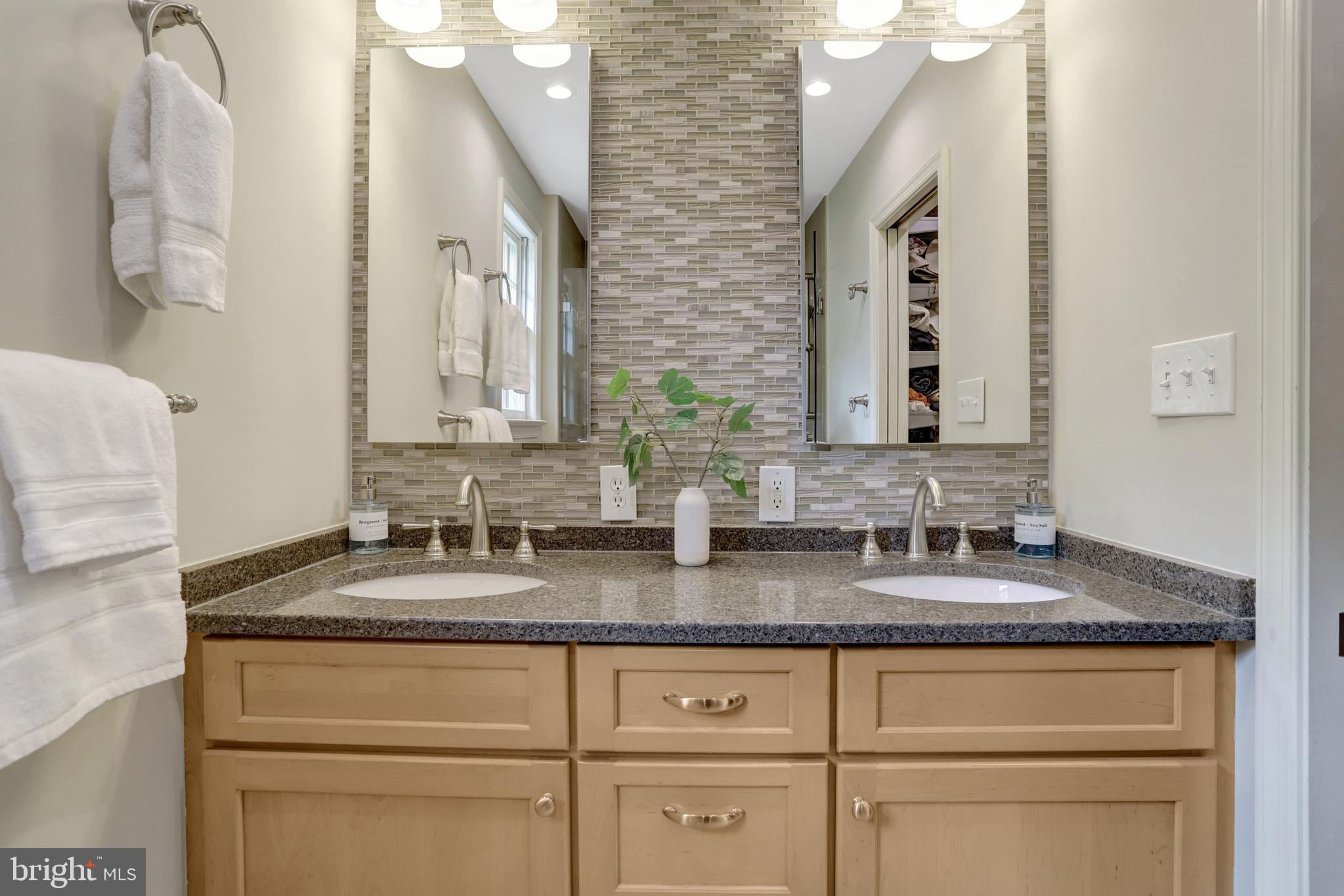 OVER LEE KNOLLS - Residential