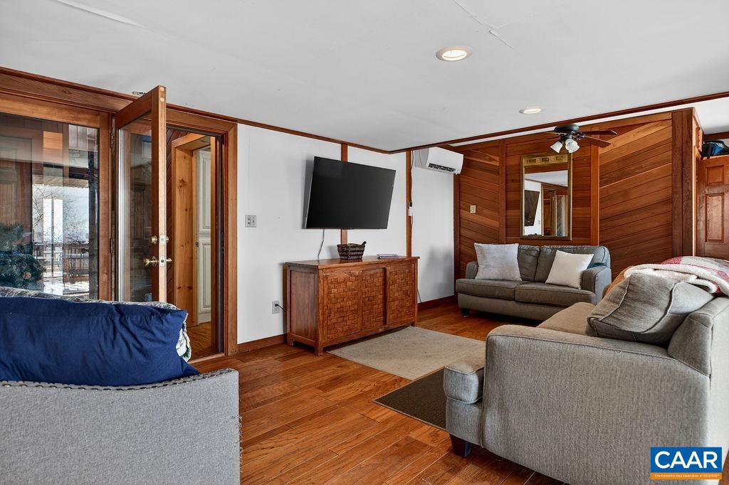 WINTERGREEN RESORT - Residential