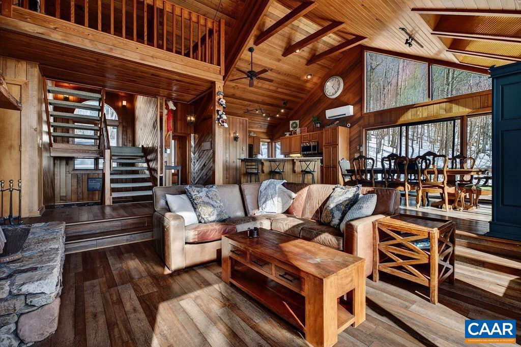 2129 LAUREL SPRINGS DR