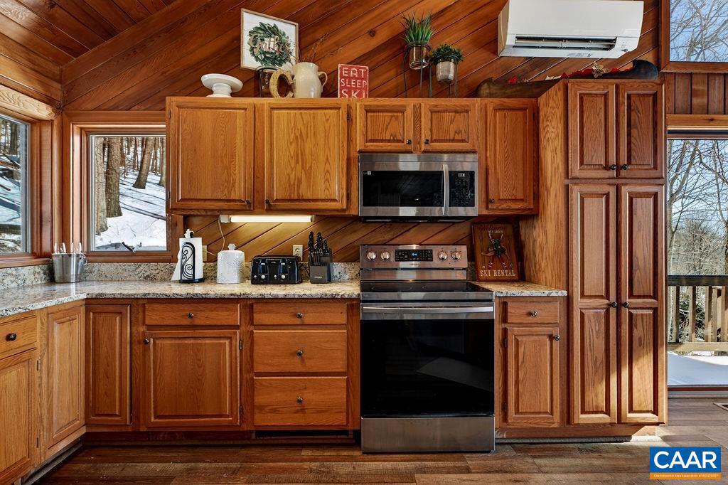 WINTERGREEN RESORT - Residential