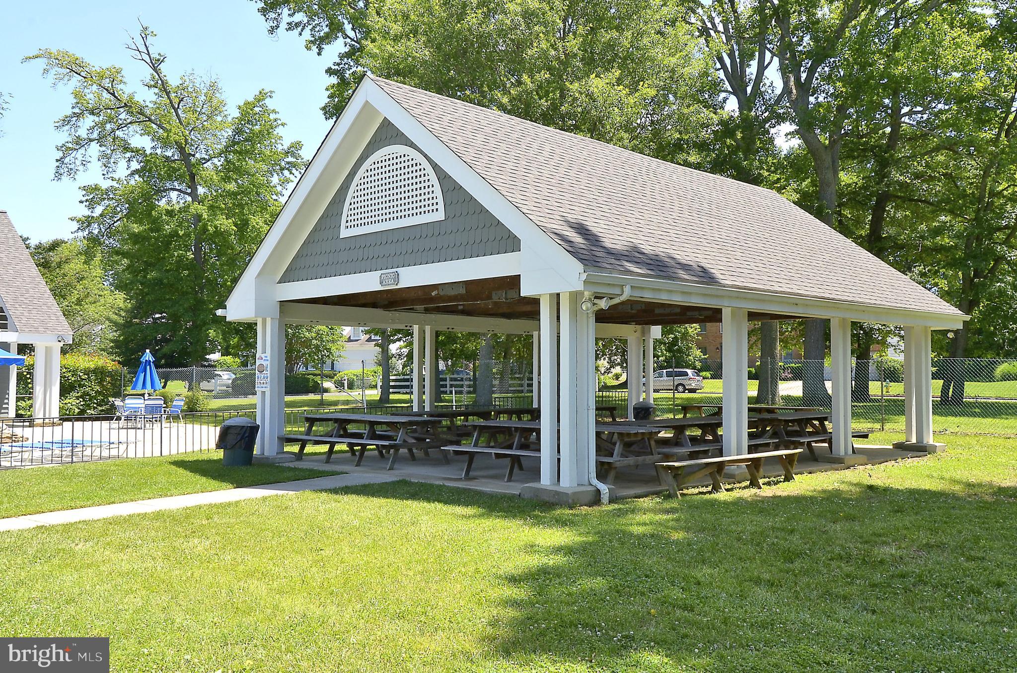 HUNT MEADOW - Residential