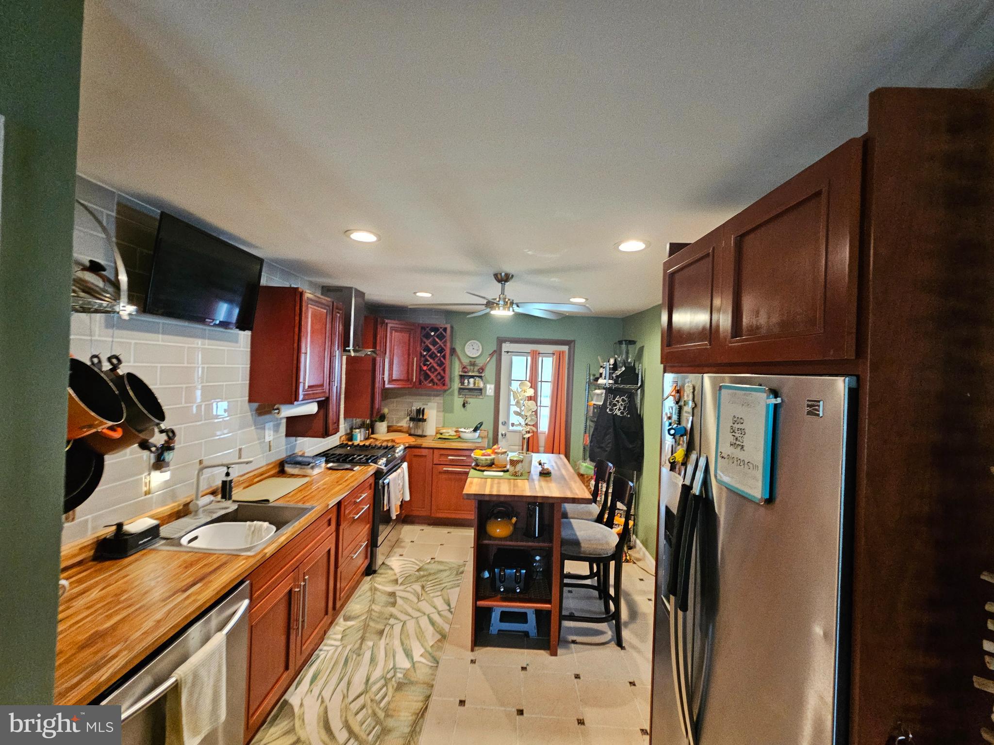 710 SMITH LANE