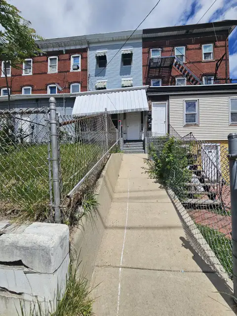 302 Pennington Avenue, Trenton, NJ MLS: NJME2081978