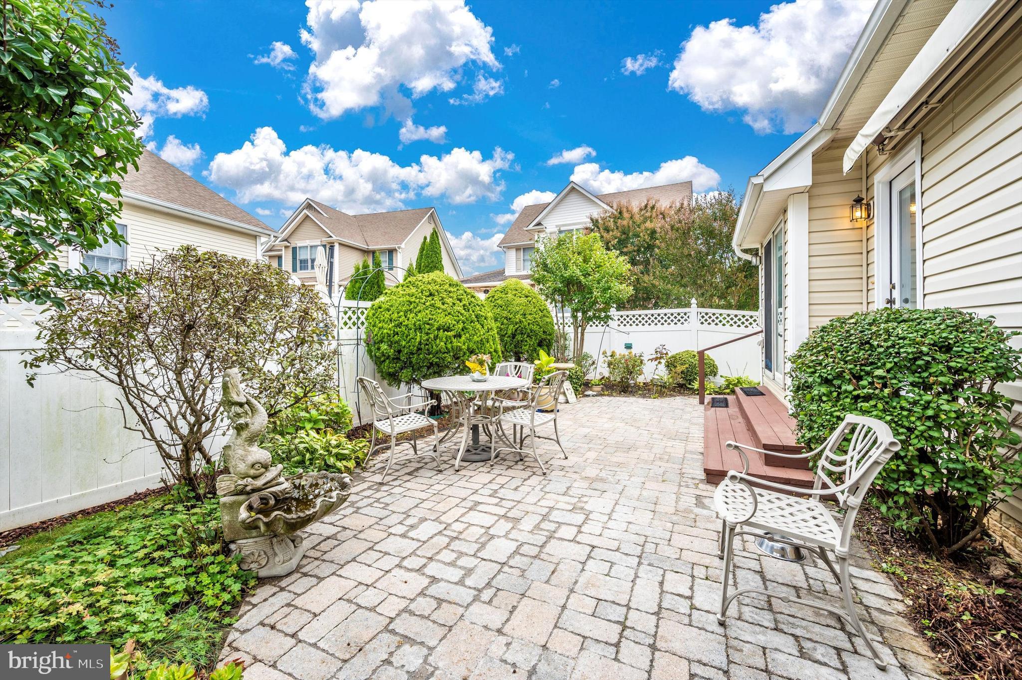 FOXFIELD AT MIDDLETOWN - Residential