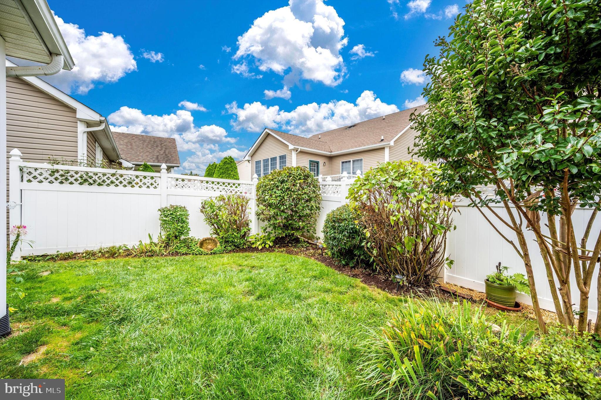 FOXFIELD AT MIDDLETOWN - Residential