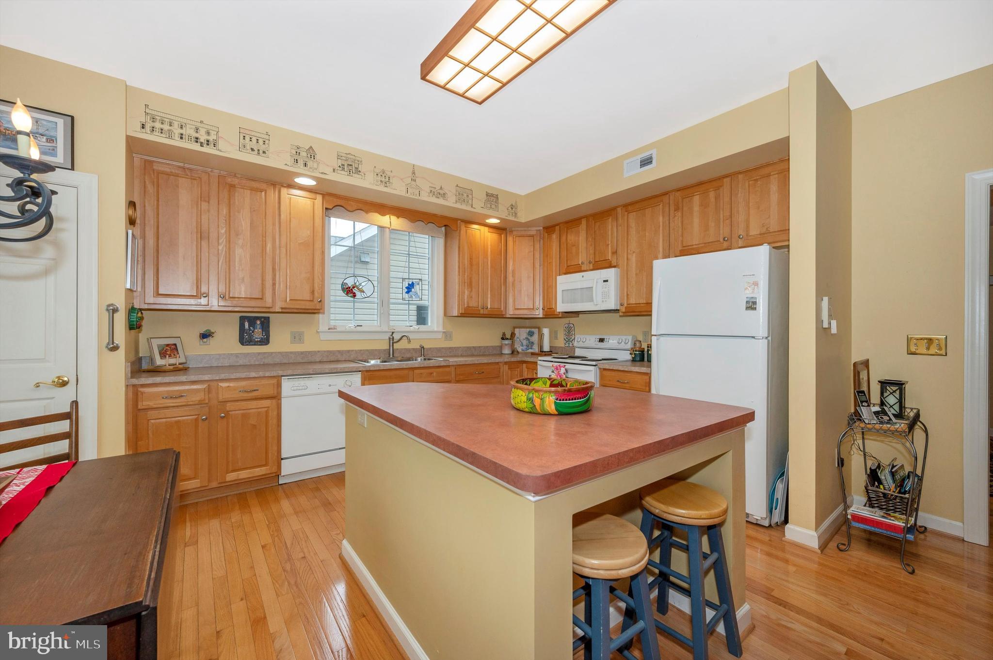 FOXFIELD AT MIDDLETOWN - Residential