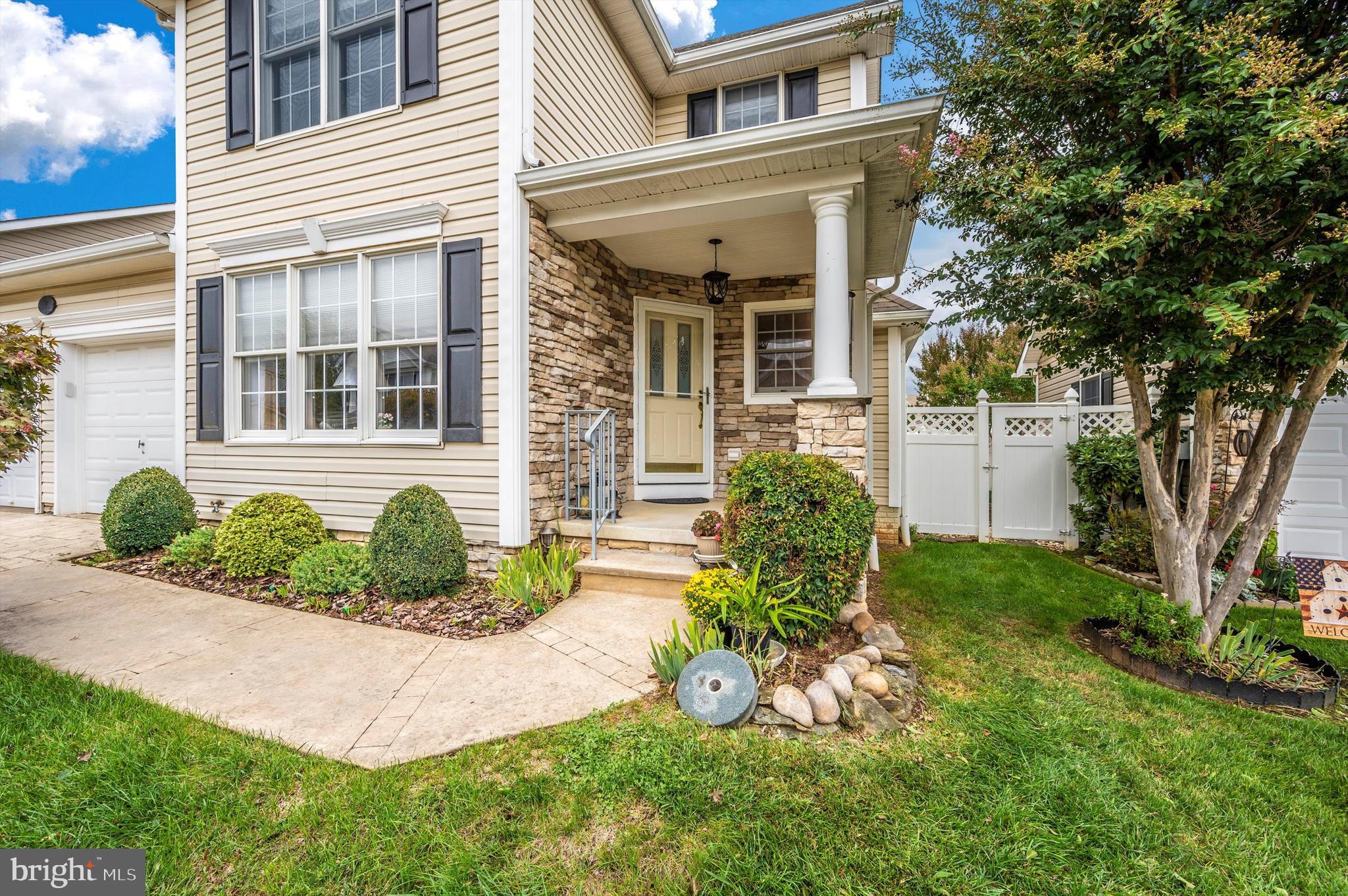 FOXFIELD AT MIDDLETOWN - Residential