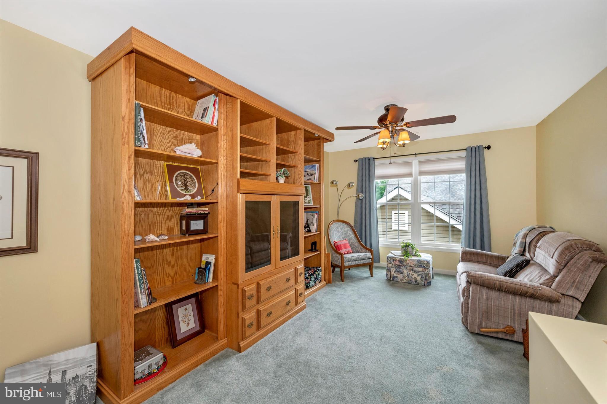 FOXFIELD AT MIDDLETOWN - Residential