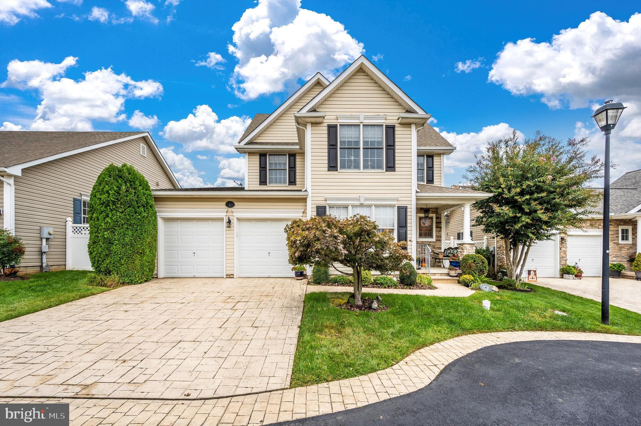 FOXFIELD AT MIDDLETOWN - Residential