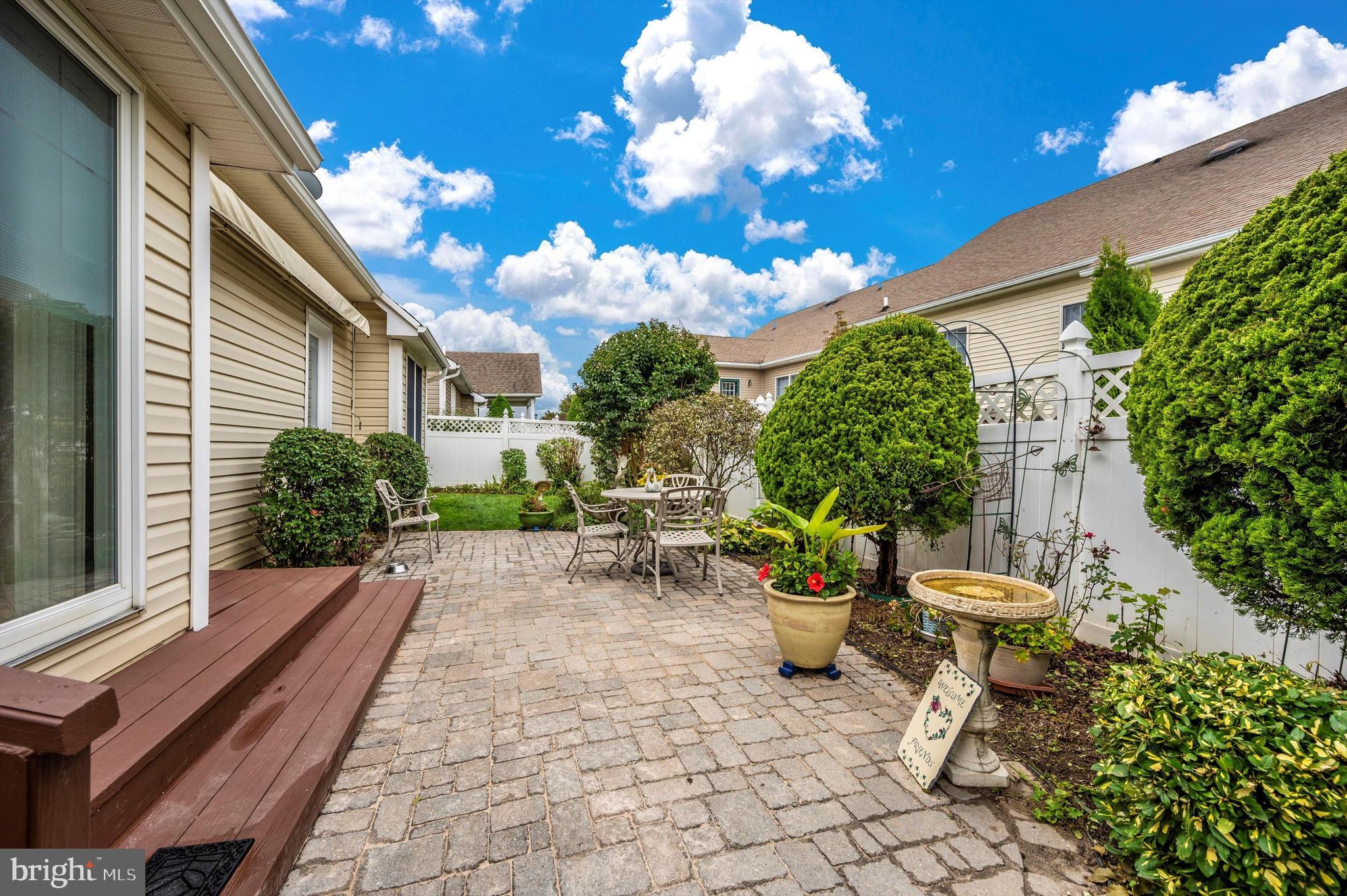 FOXFIELD AT MIDDLETOWN - Residential